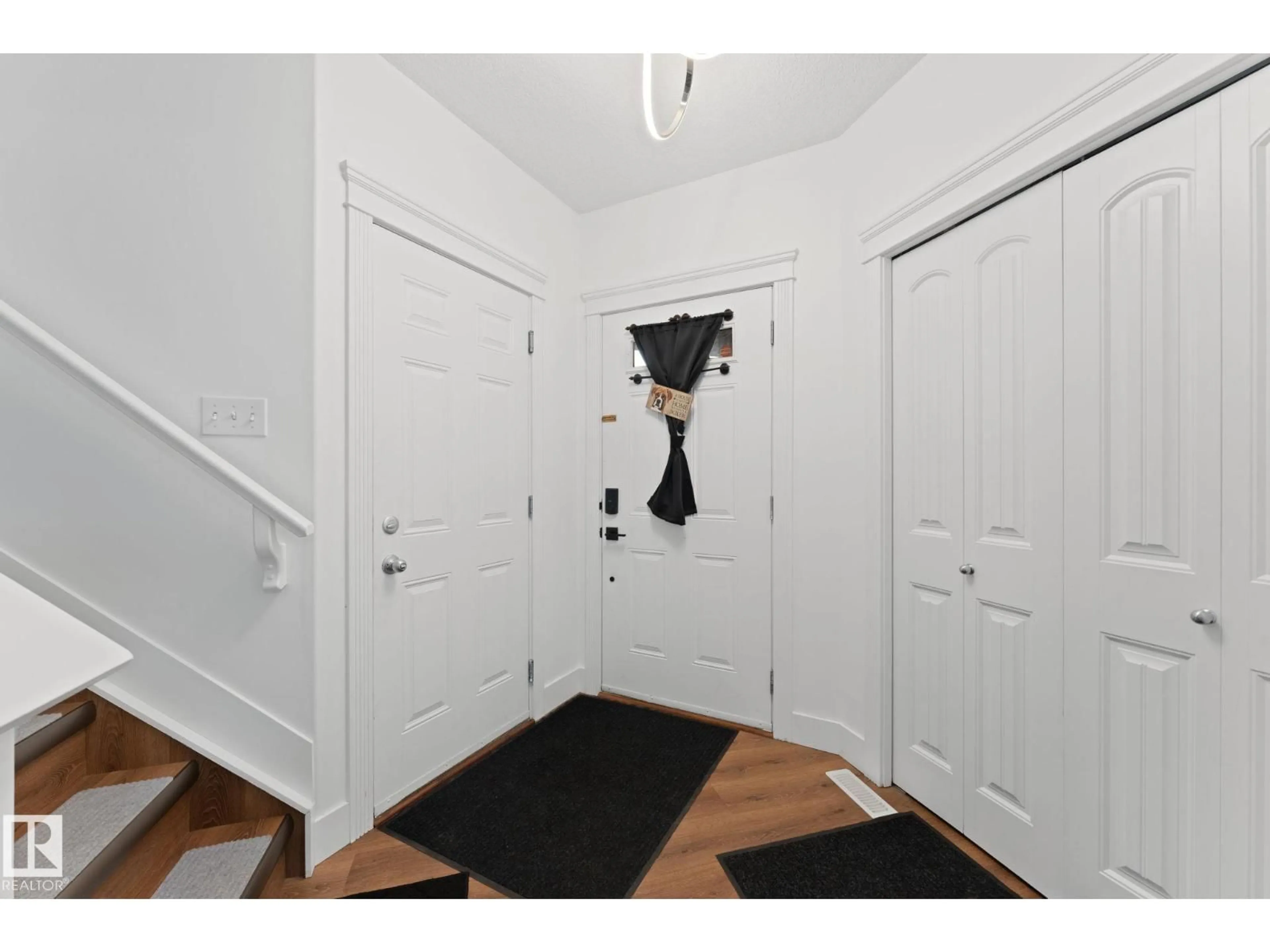 Indoor entryway for 5964 164 AV, Edmonton Alberta T5Y0B2