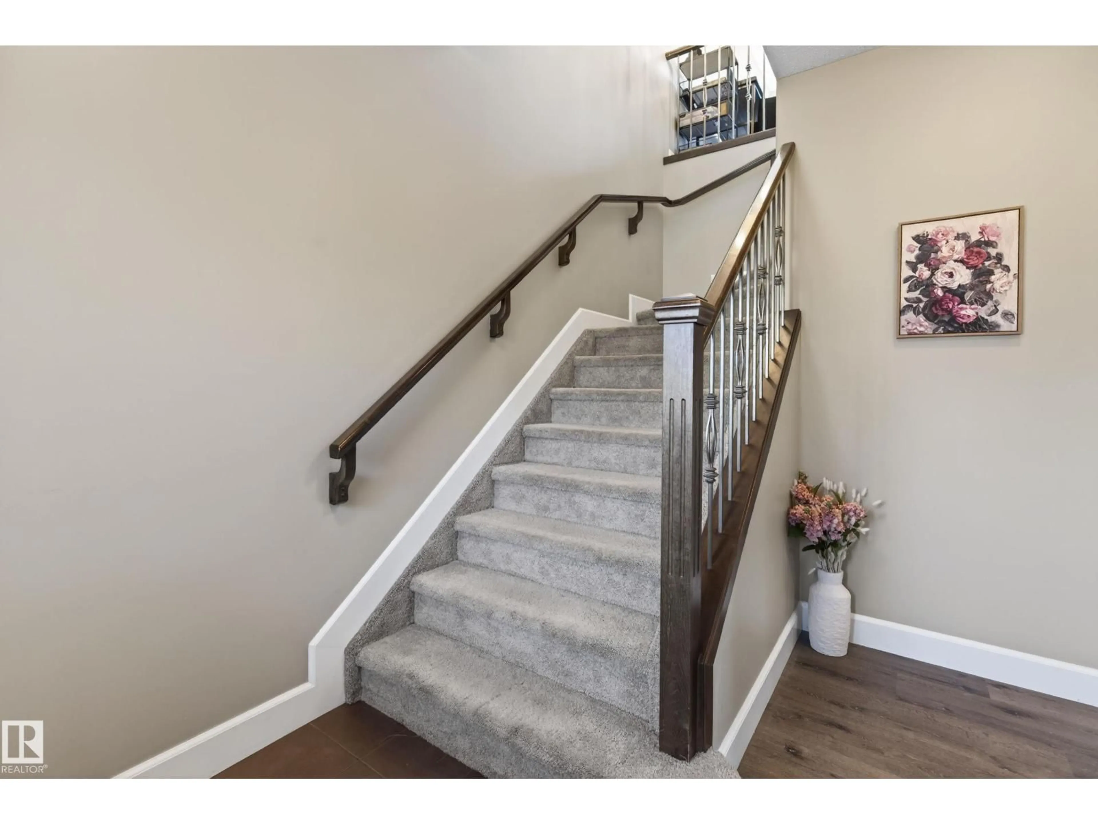 Stairs for 3356 HILTON CR, Edmonton Alberta T6M0N5
