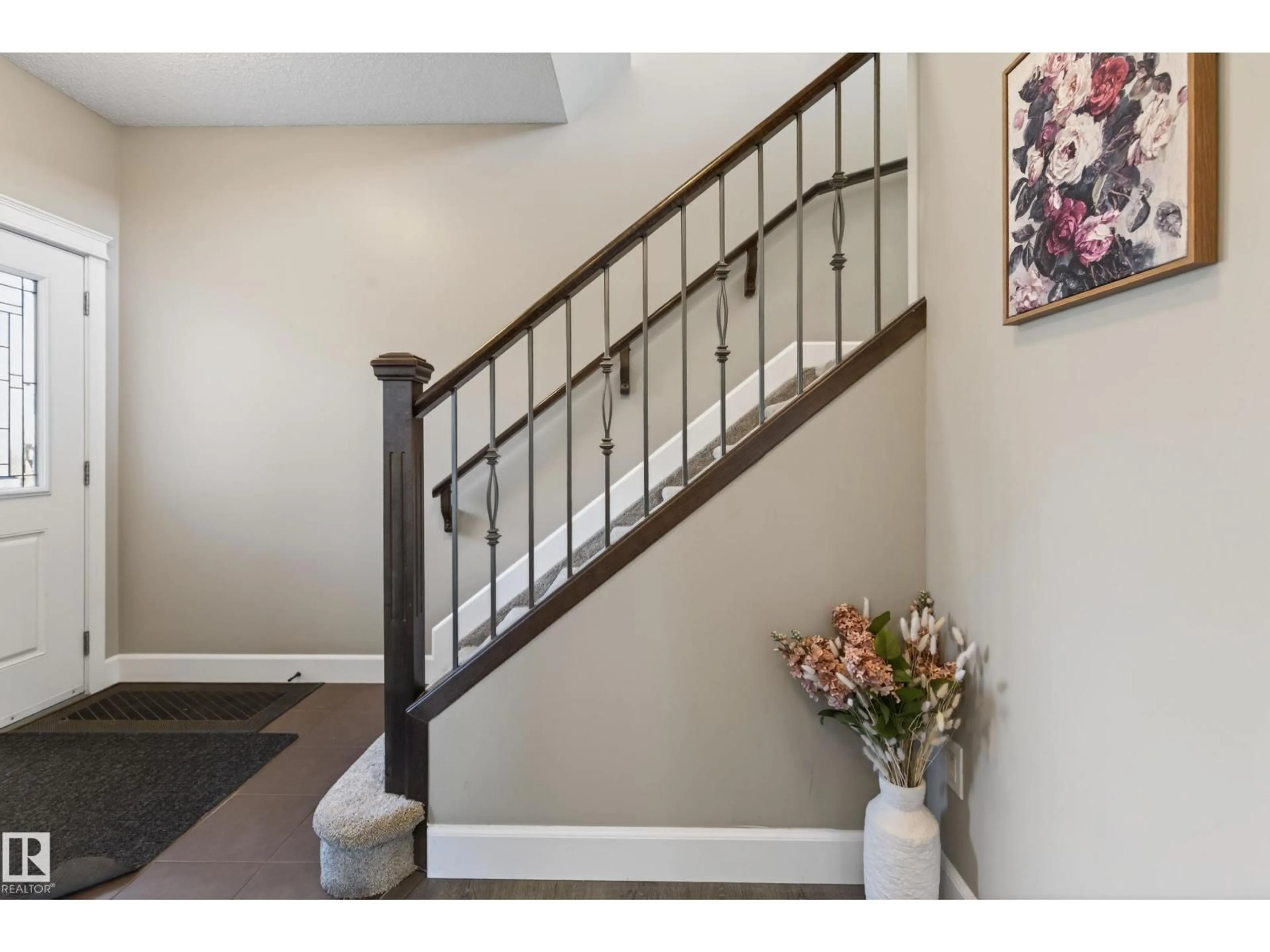 Indoor entryway for 3356 HILTON CR, Edmonton Alberta T6M0N5