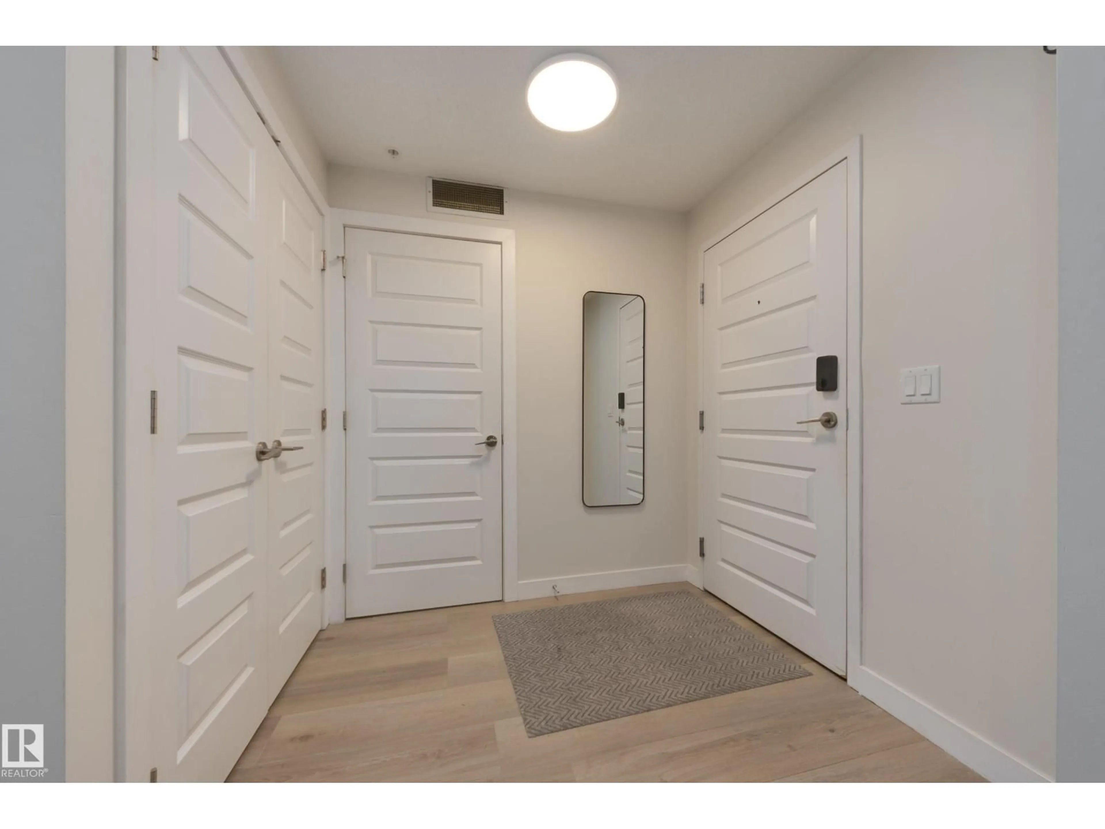 Indoor entryway for #302 - 8730 82 AV, Edmonton Alberta T6C0Z1
