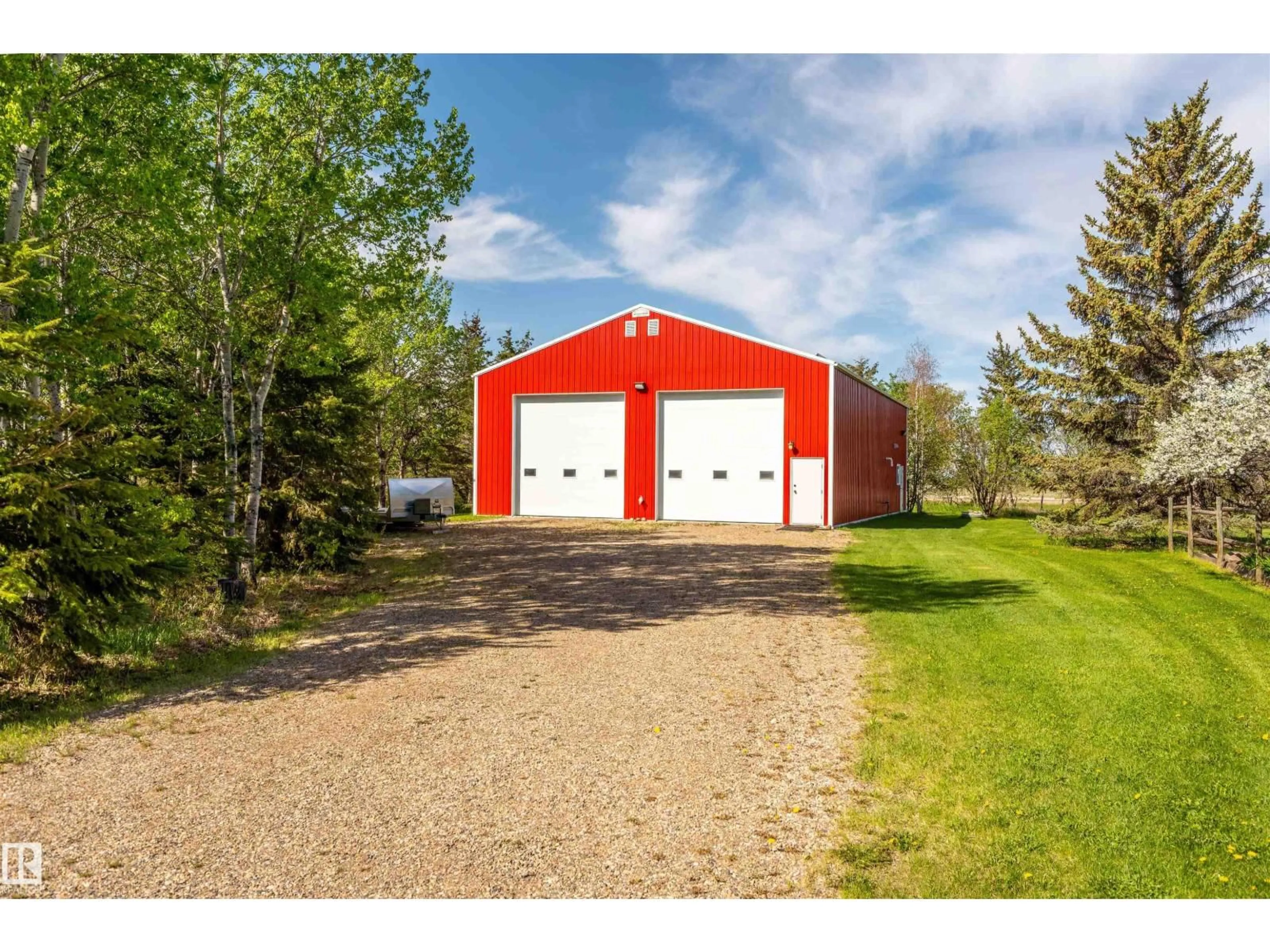 Indoor garage for 44532 TWP RD 613, Rural Bonnyville M.D. Alberta T9N2G3