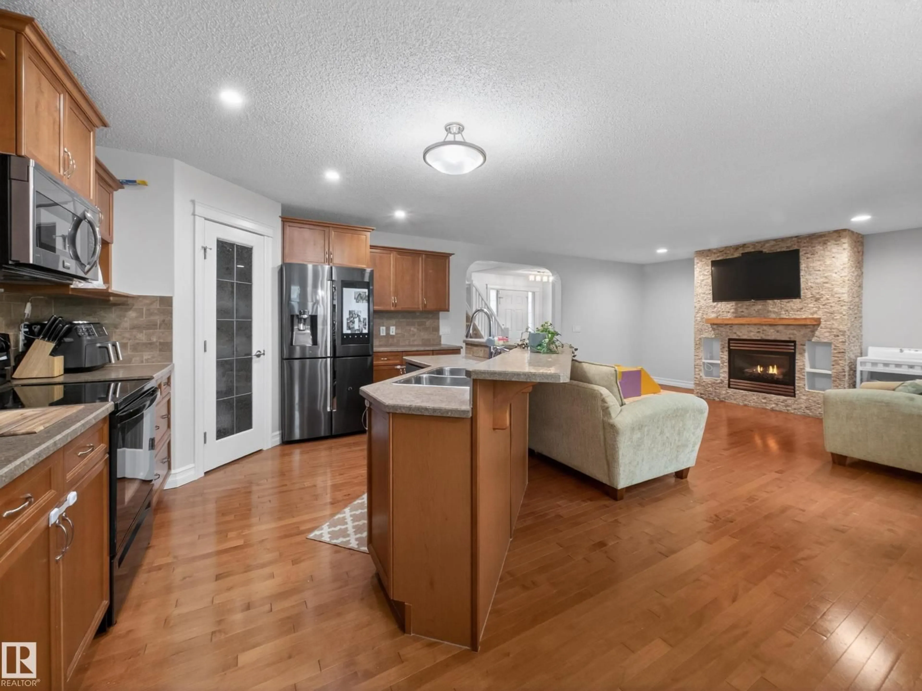 Open concept kitchen, unknown for 72 FOXBORO RU, Sherwood Park Alberta T8A6N9