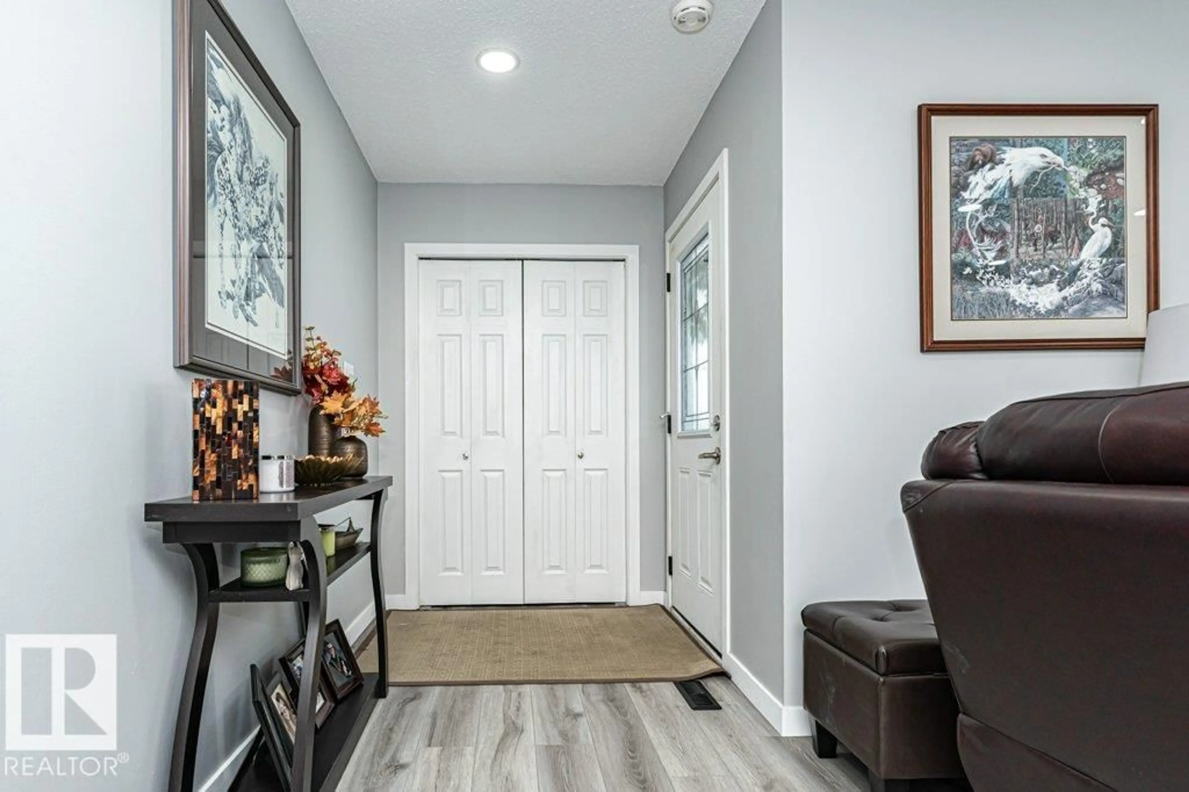 Indoor entryway for 17419 96 ST, Edmonton Alberta T5Z2B5