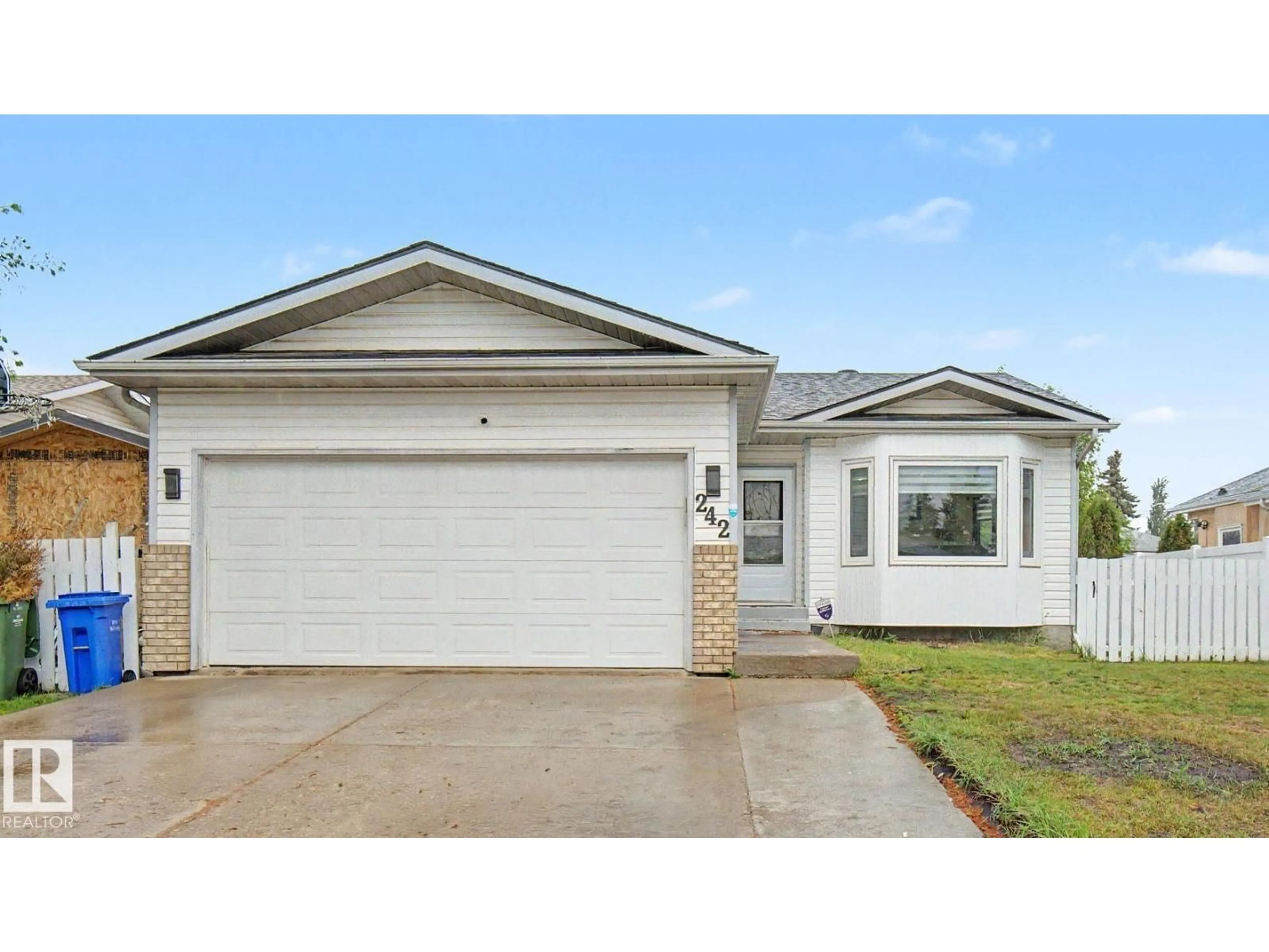 Home with vinyl exterior material, street for 242 NORTHMOUNT DR, Wetaskiwin Alberta T9A3M4