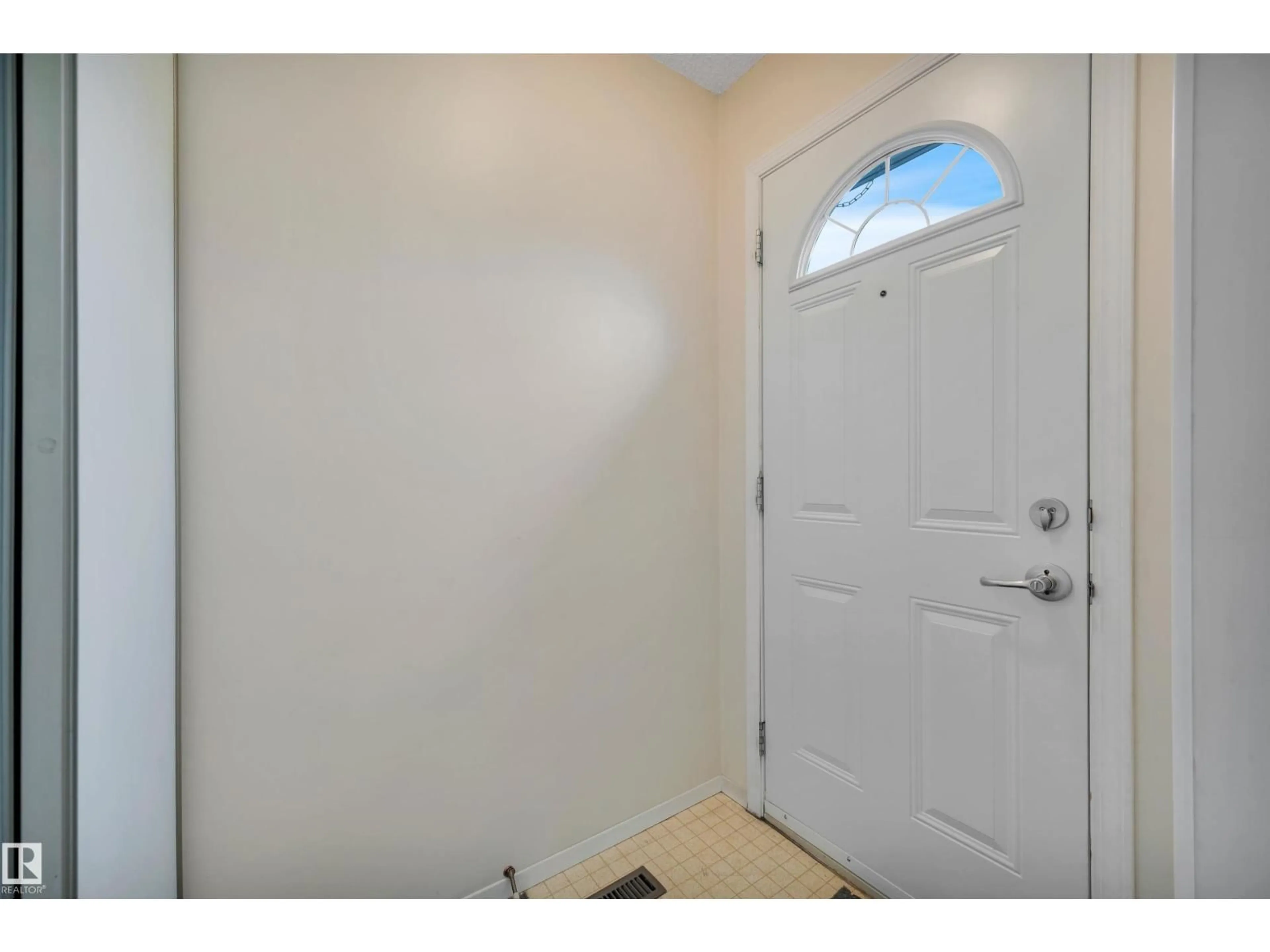 Indoor entryway for #31 - 2131 OAK ST, Sherwood Park Alberta T8A4W9