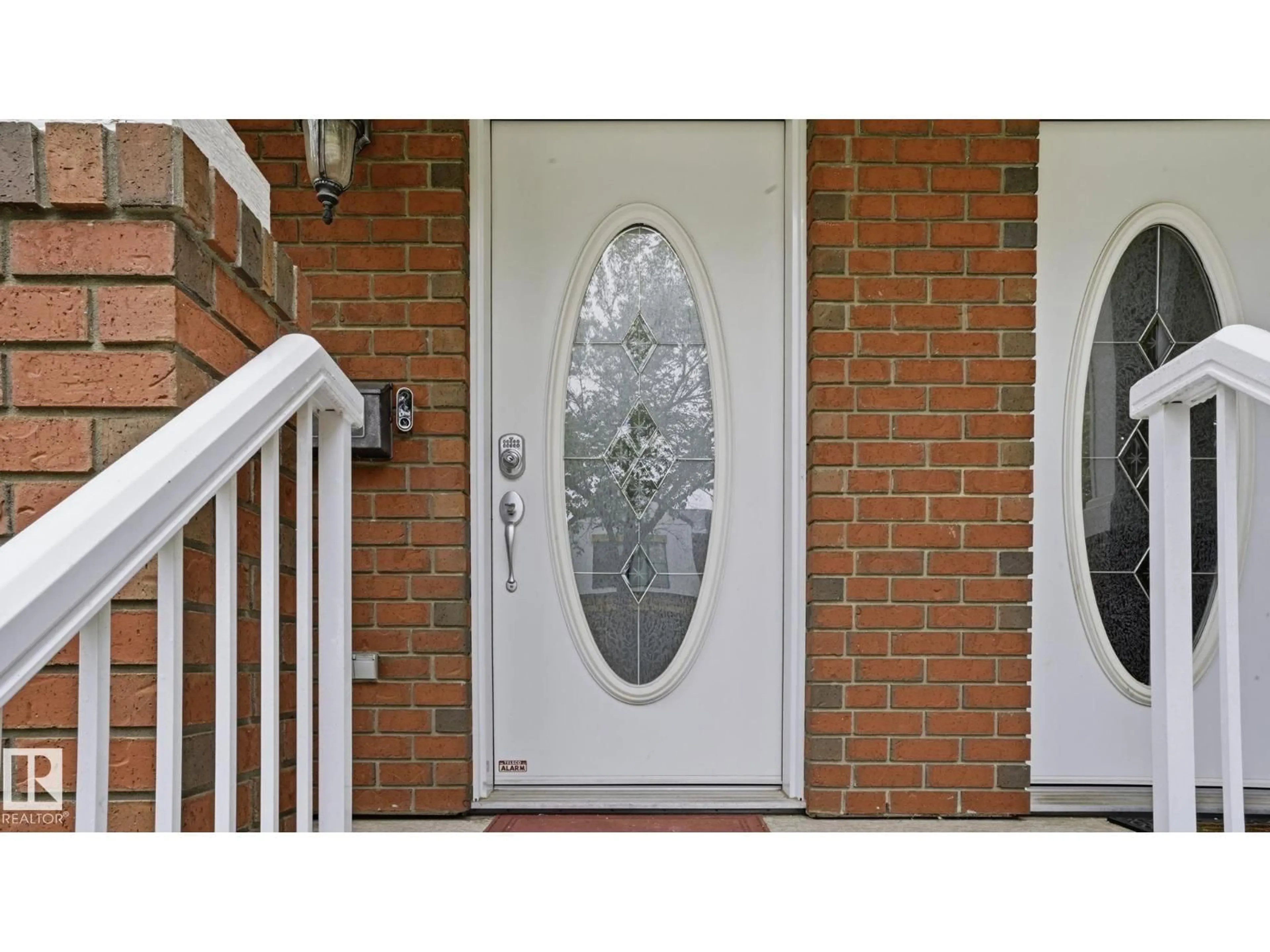 Indoor entryway for NW - 9551 73 AV, Edmonton Alberta T6E1B1