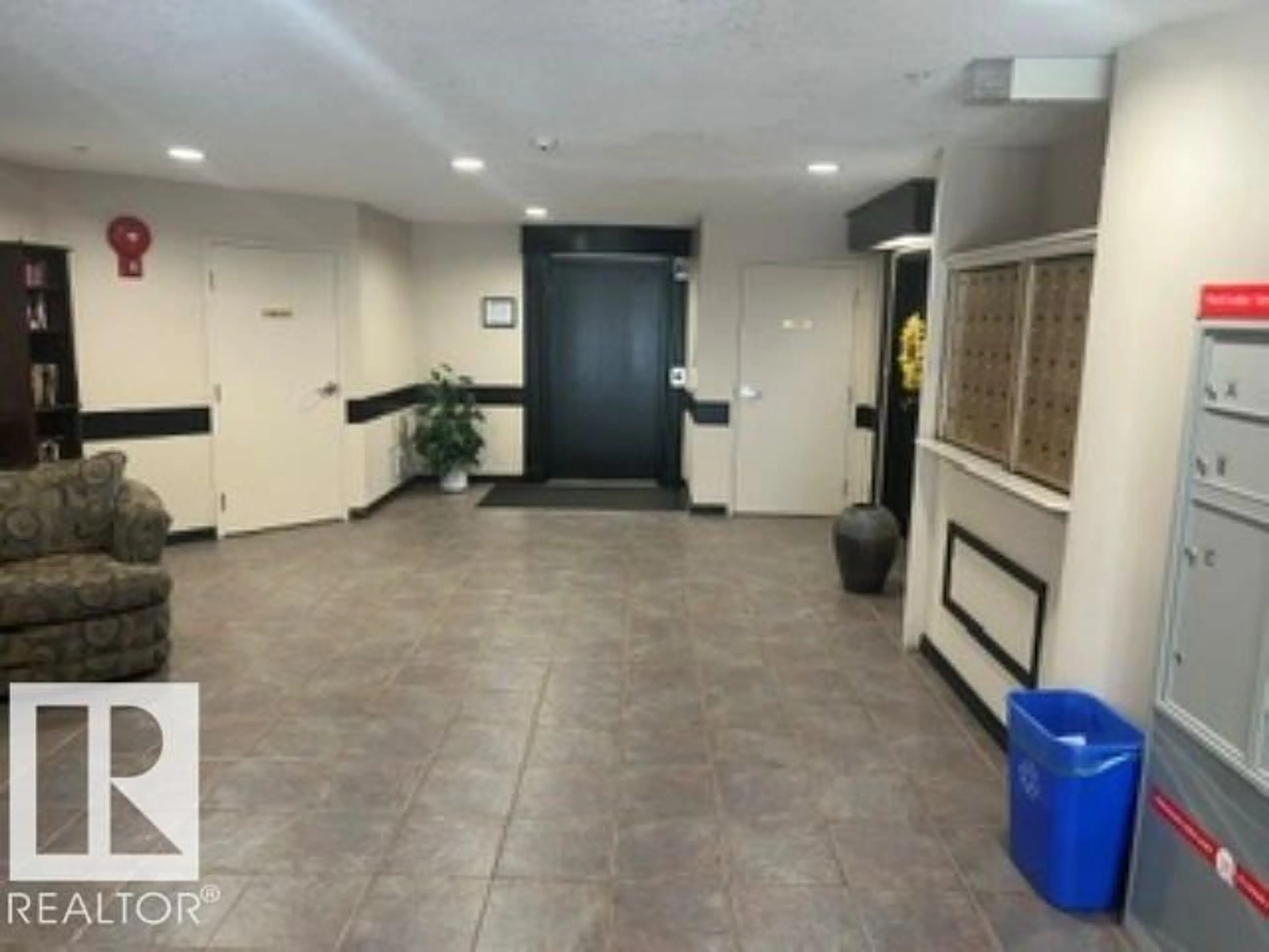 Lobby for 415 10951 124 ST NW, Edmonton Alberta T5M4E1