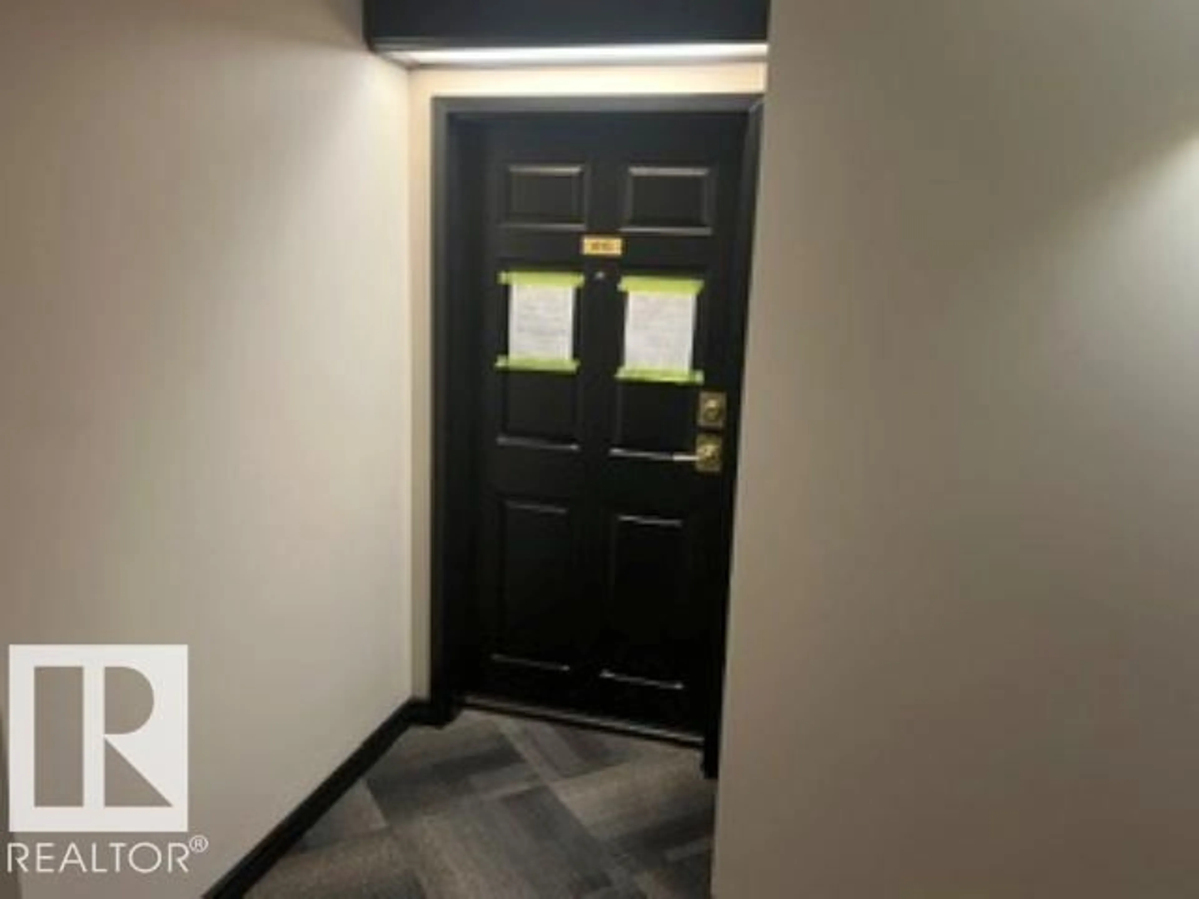 Indoor foyer for 415 10951 124 ST NW, Edmonton Alberta T5M4E1