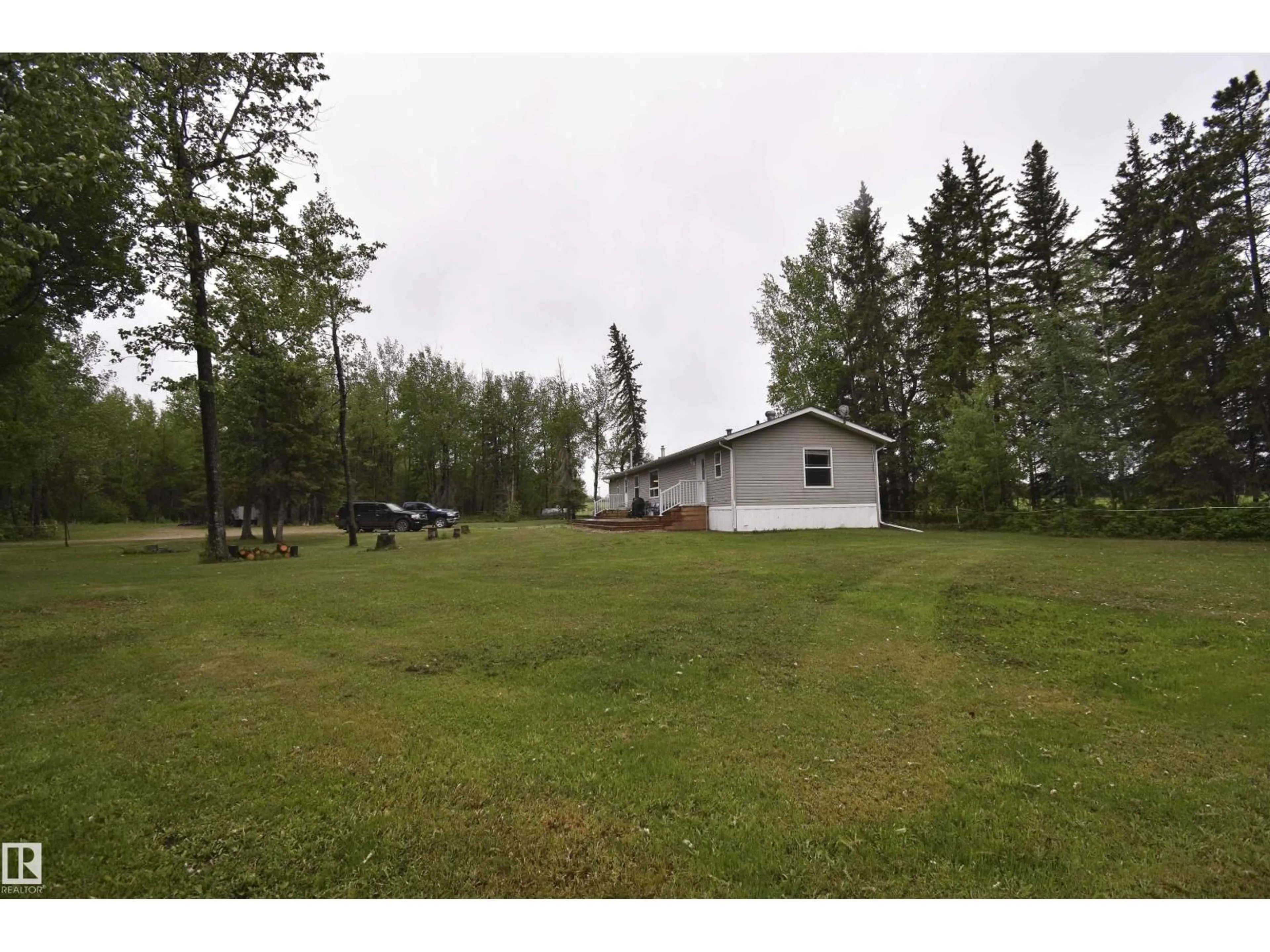 A pic from outside/outdoor area/front of a property/back of a property/a pic from drone, unknown for 50120 RANGE ROAD 80, Rural Brazeau County Alberta T7A1S6