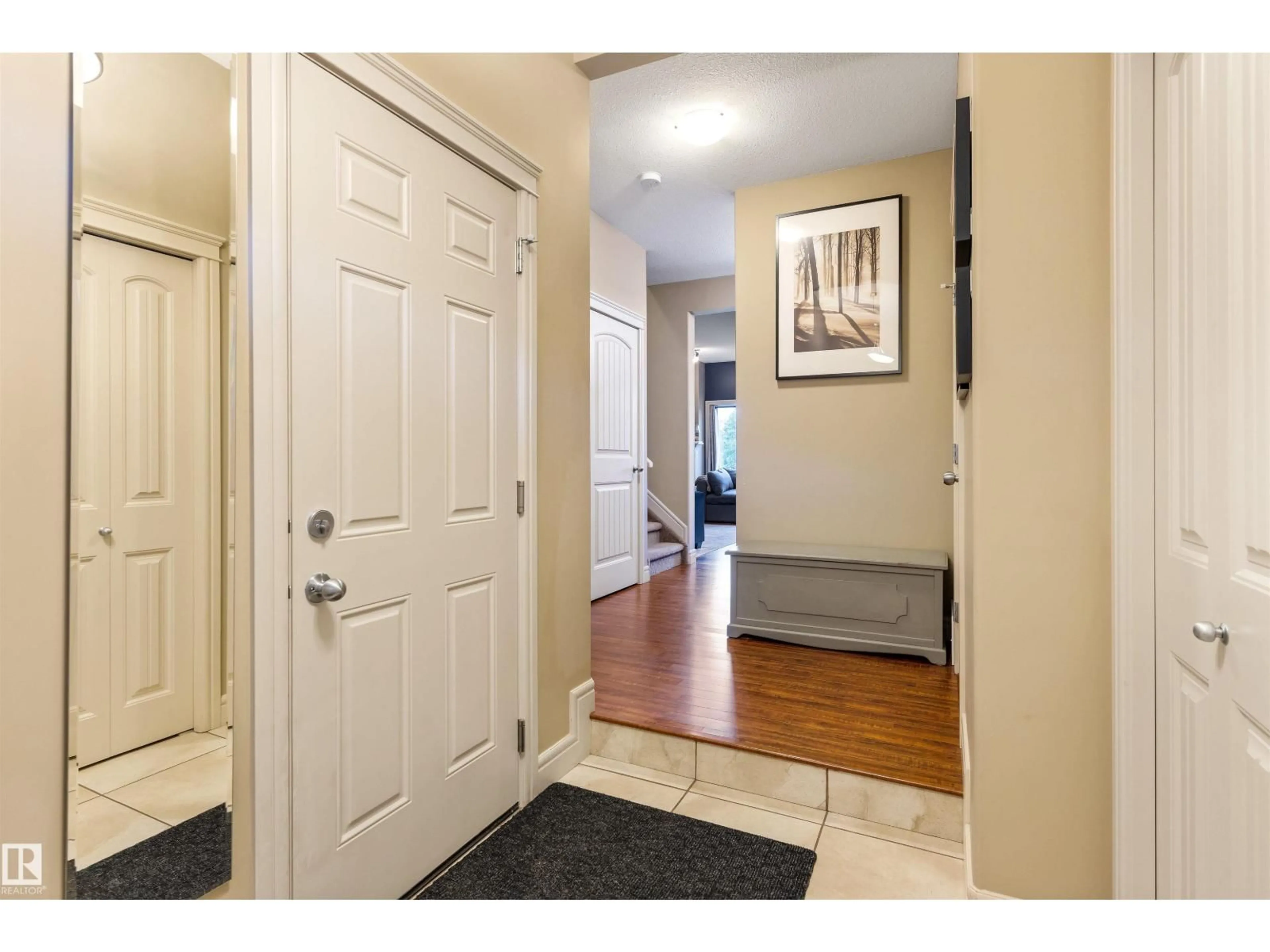 Indoor entryway for 15 - 15151 43 ST, Edmonton Alberta T5Y0L3