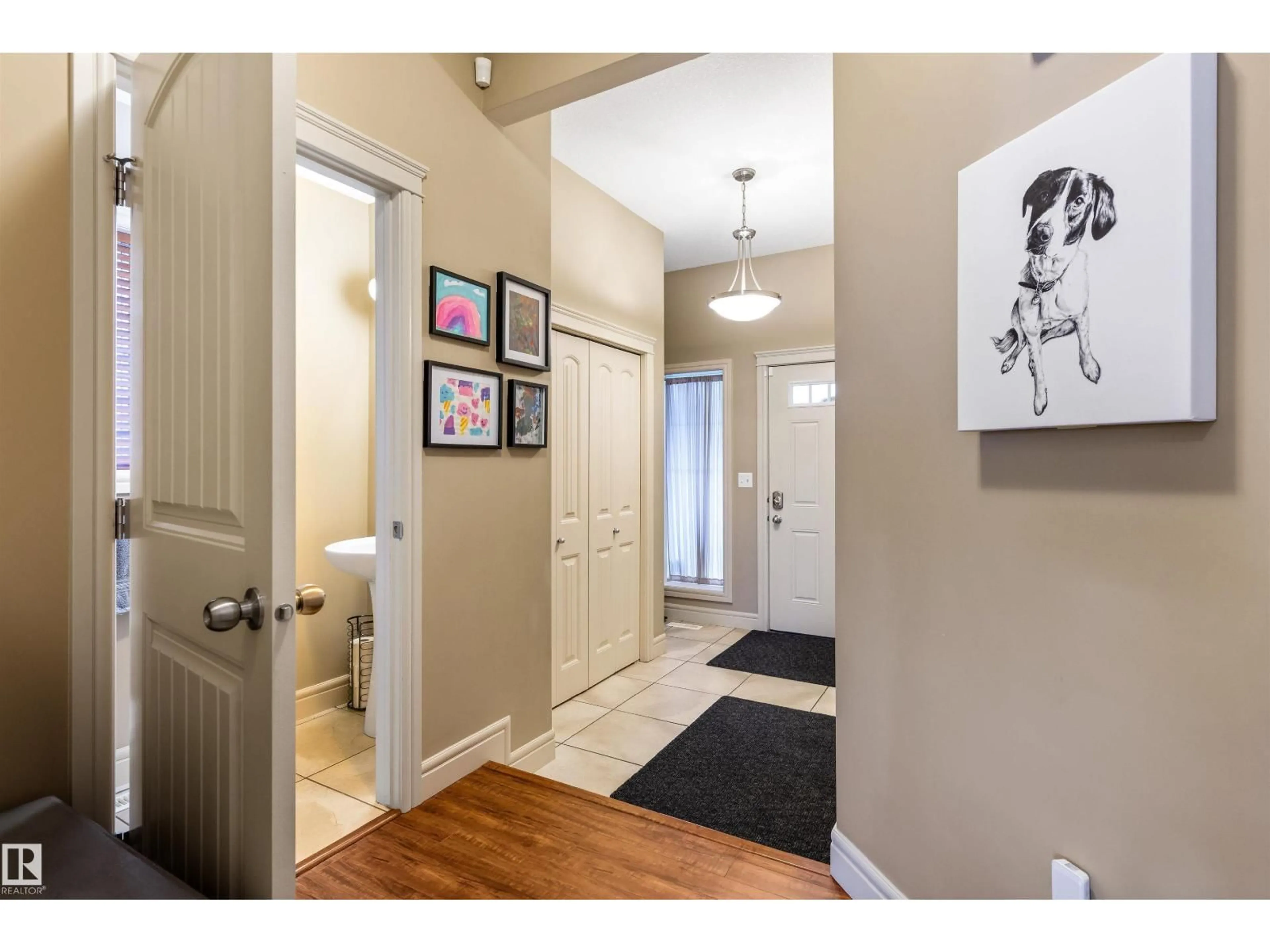 Indoor entryway for 15 - 15151 43 ST, Edmonton Alberta T5Y0L3
