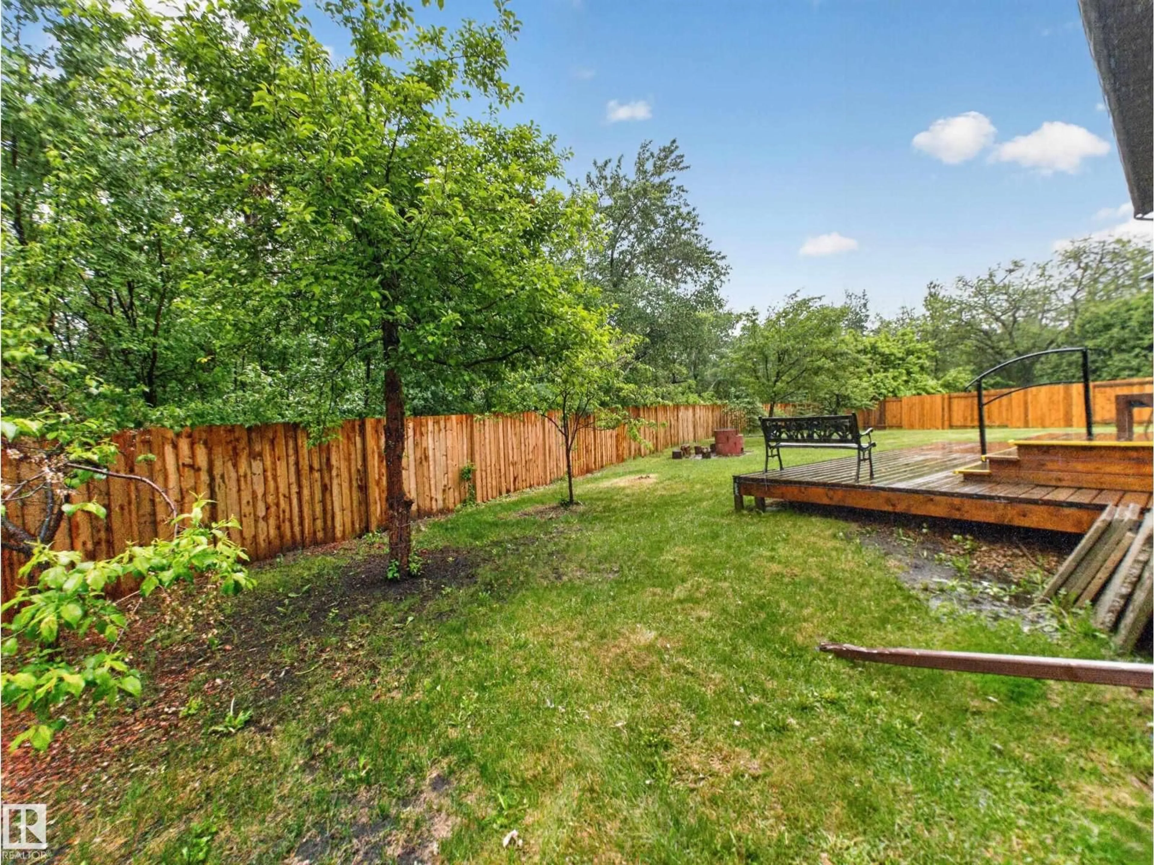 Patio, forest/trees view for 70 WOODSTOCK DR, Sherwood Park Alberta T8A4C3
