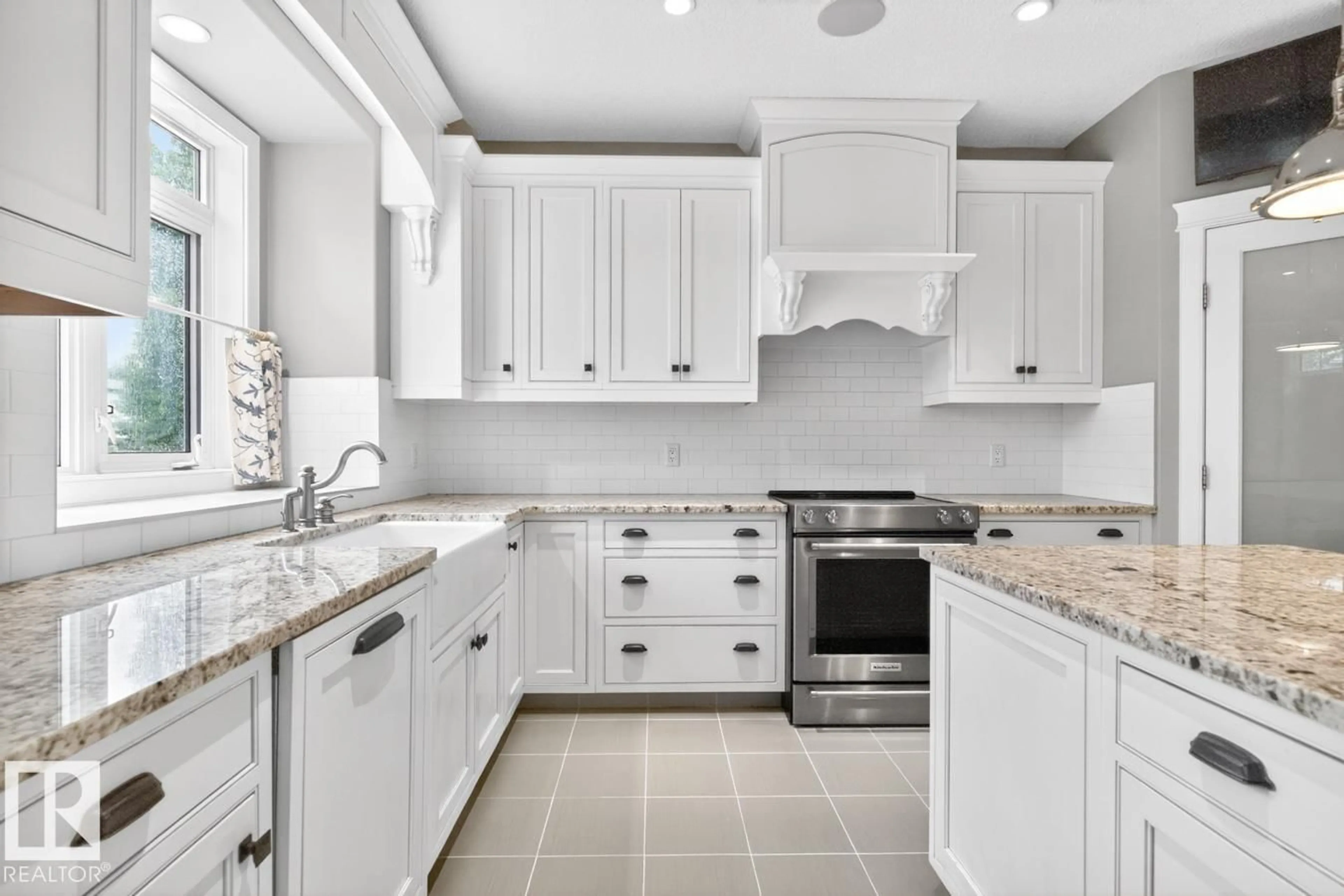 Open concept kitchen, ceramic/tile floor for NW - 5016 213 ST, Edmonton Alberta T6M0G6