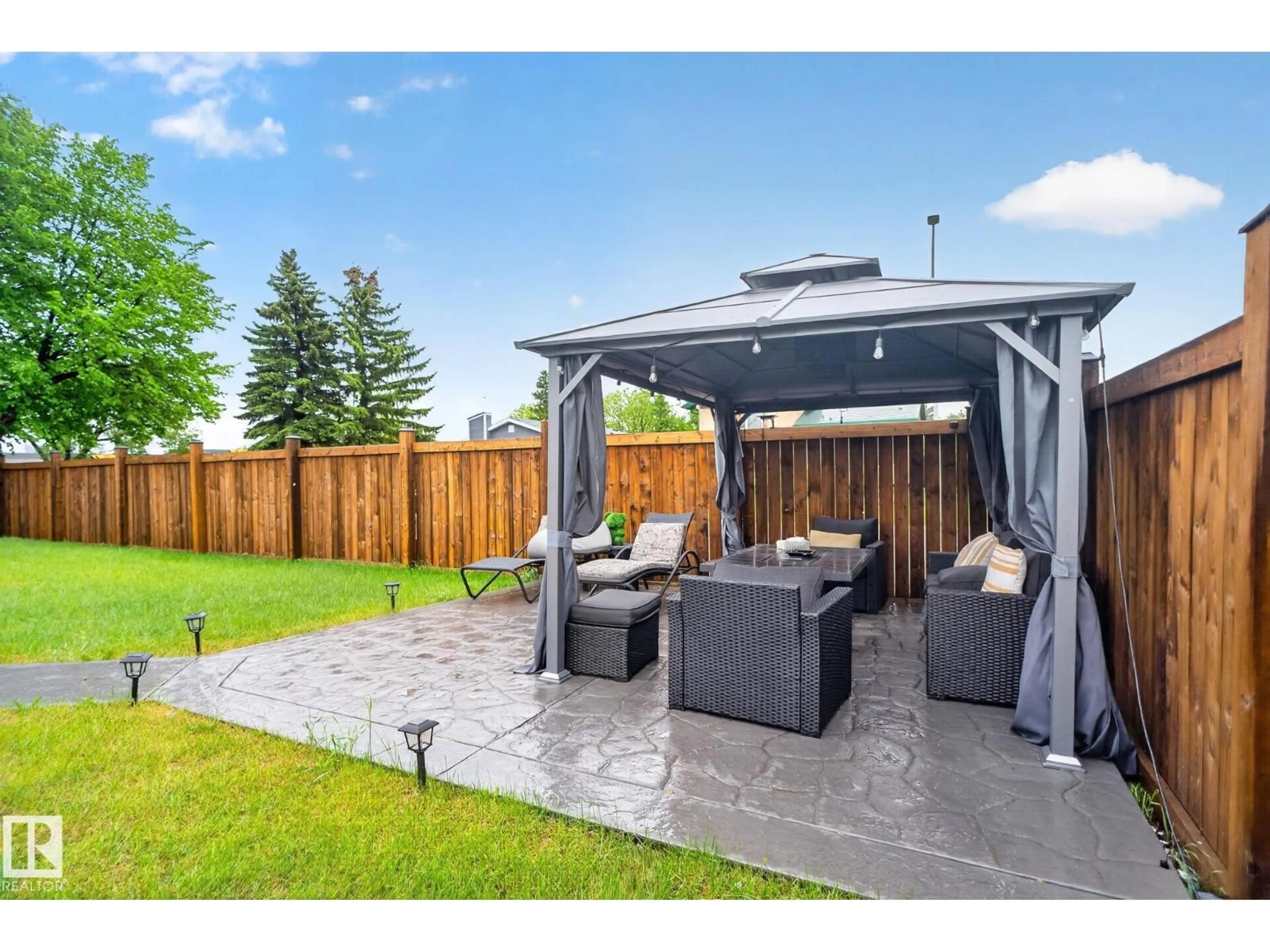 Patio, unknown for 17404 95 ST, Edmonton Alberta T5Z2B9