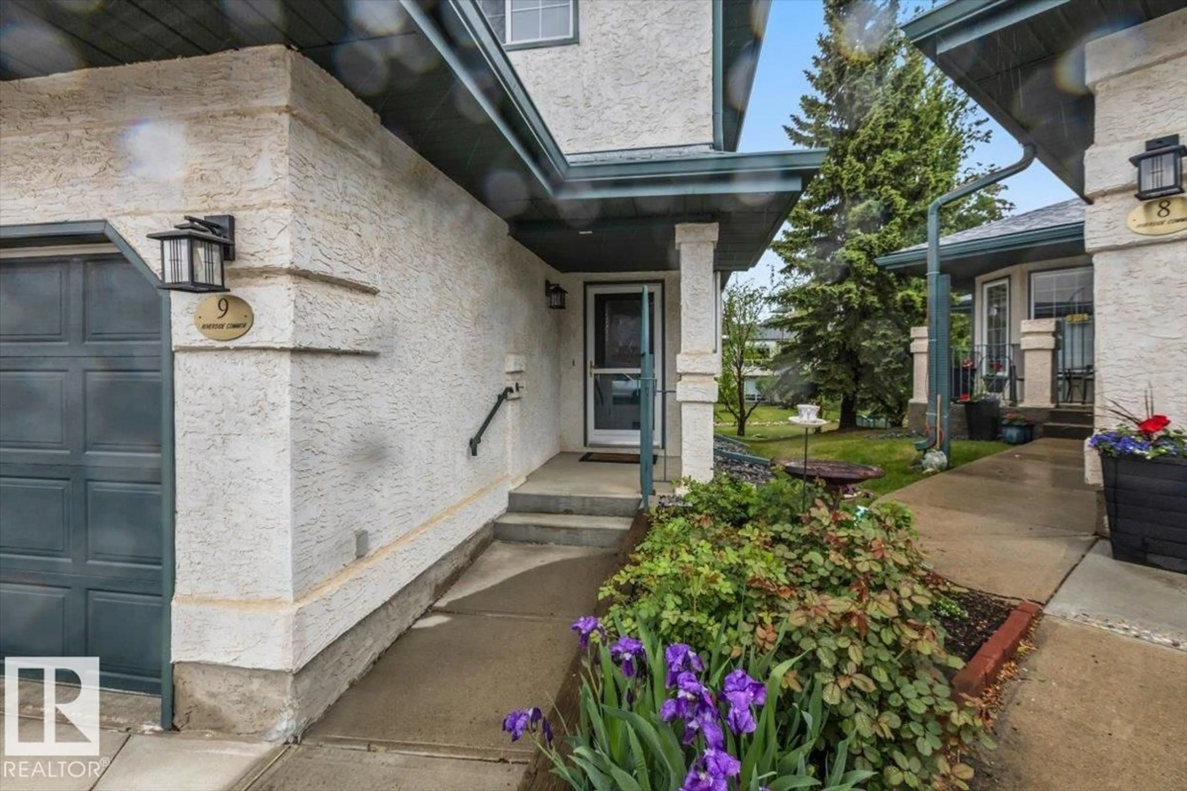 Indoor foyer for #9 - 2325 RIVERBEND RD, Edmonton Alberta T6R2P9