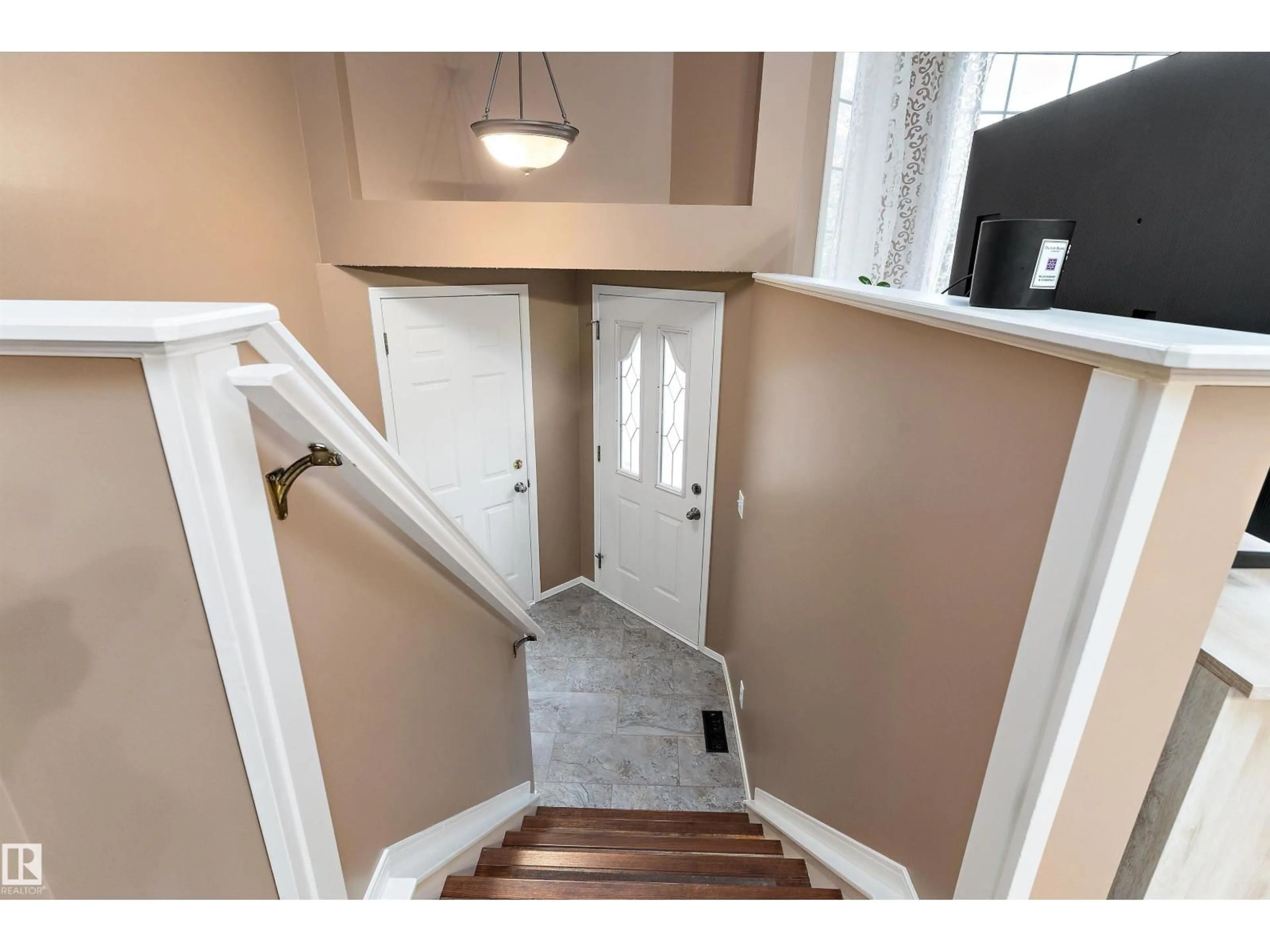 Indoor entryway for 12811 161 AV, Edmonton Alberta T6V1M8