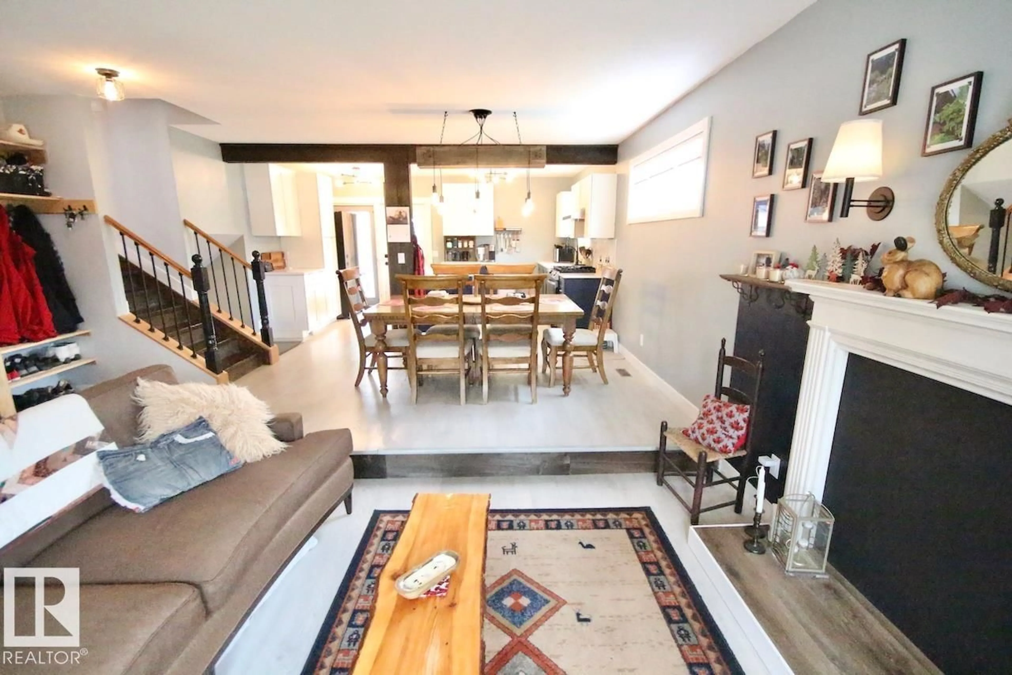 Unknown for 19036 72A AV, Edmonton Alberta T5T5S9
