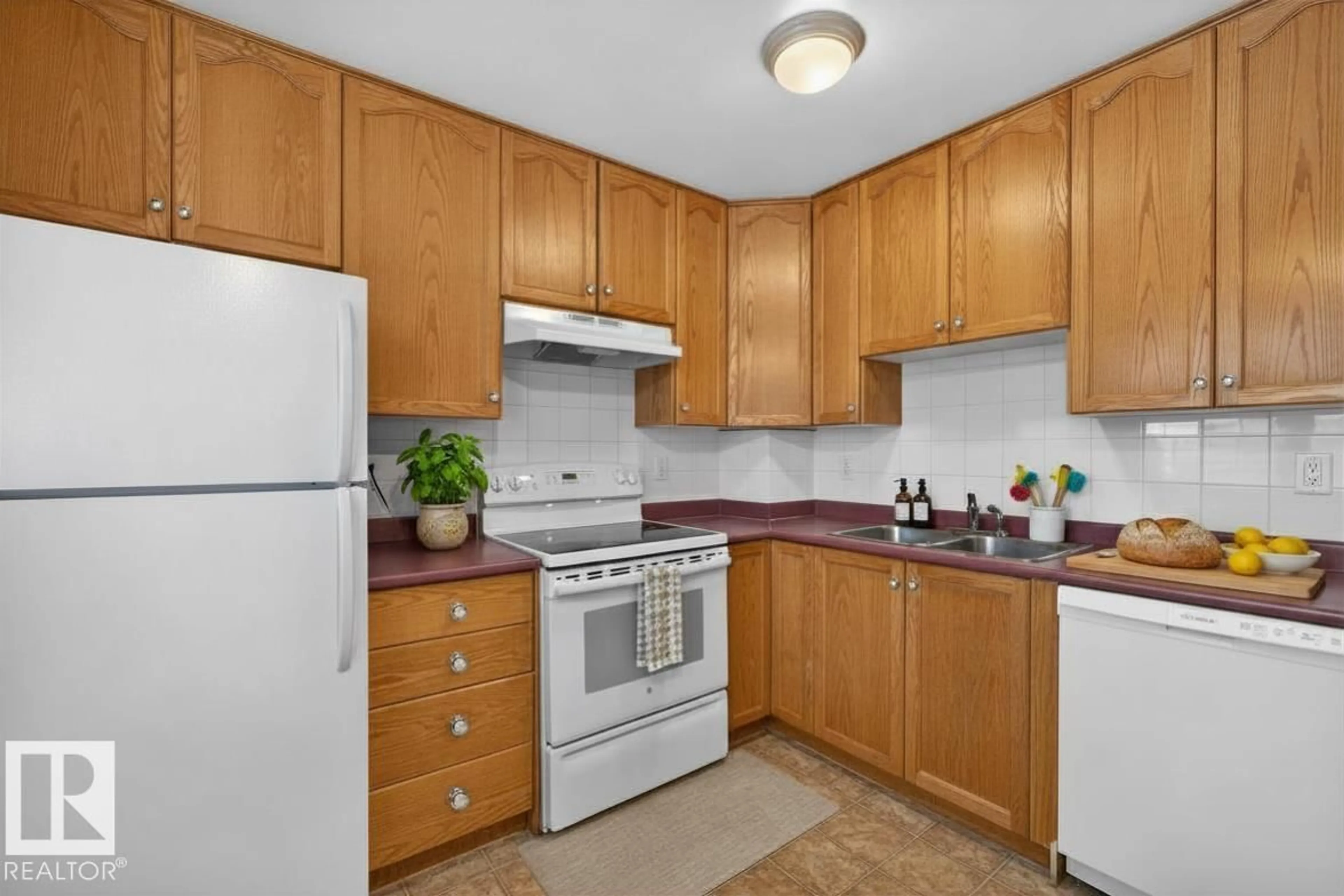 Standard kitchen, unknown for NW - 14648 54 ST, Edmonton Alberta T5A4L5