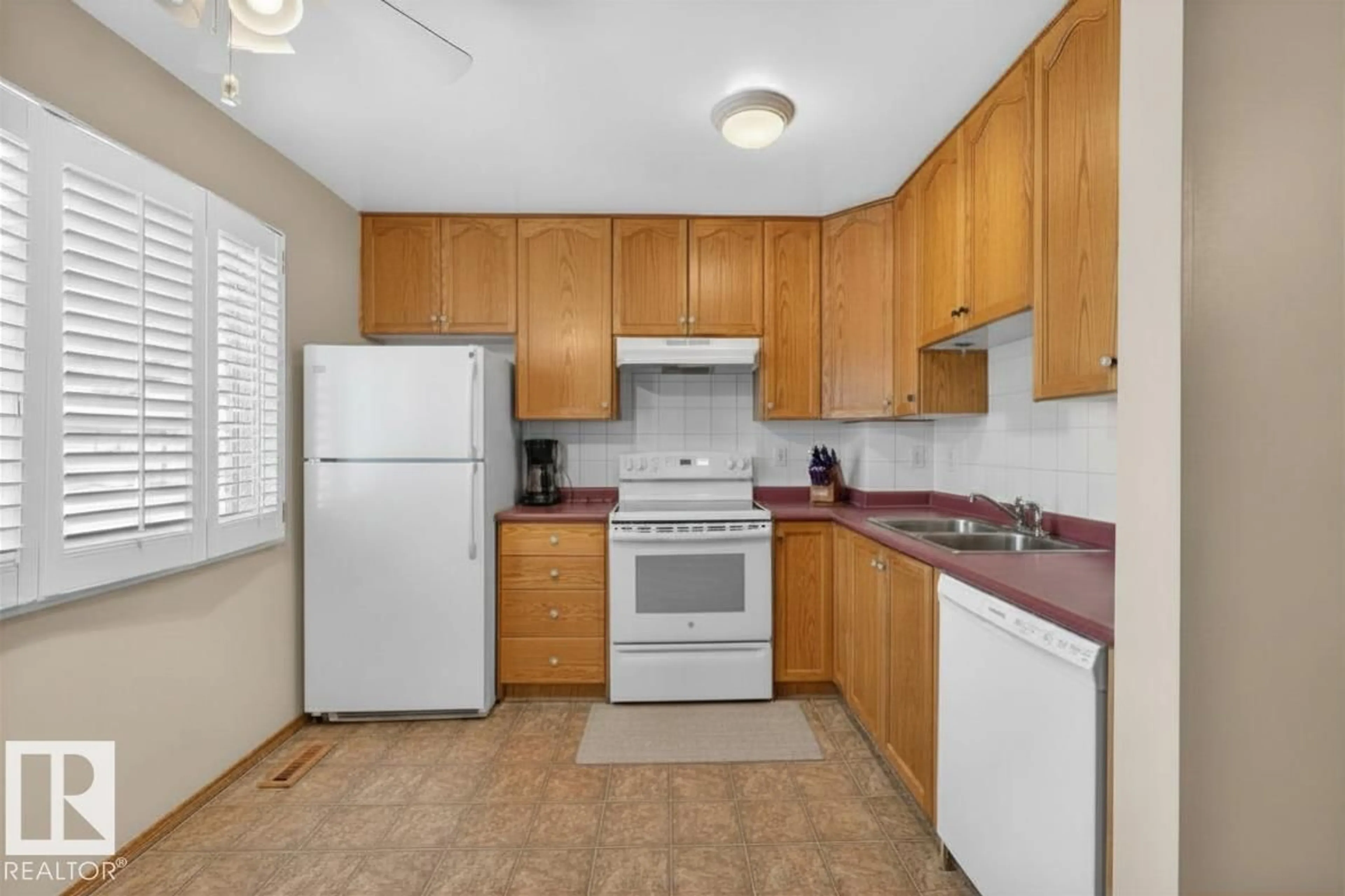 Standard kitchen, unknown for NW - 14648 54 ST, Edmonton Alberta T5A4L5