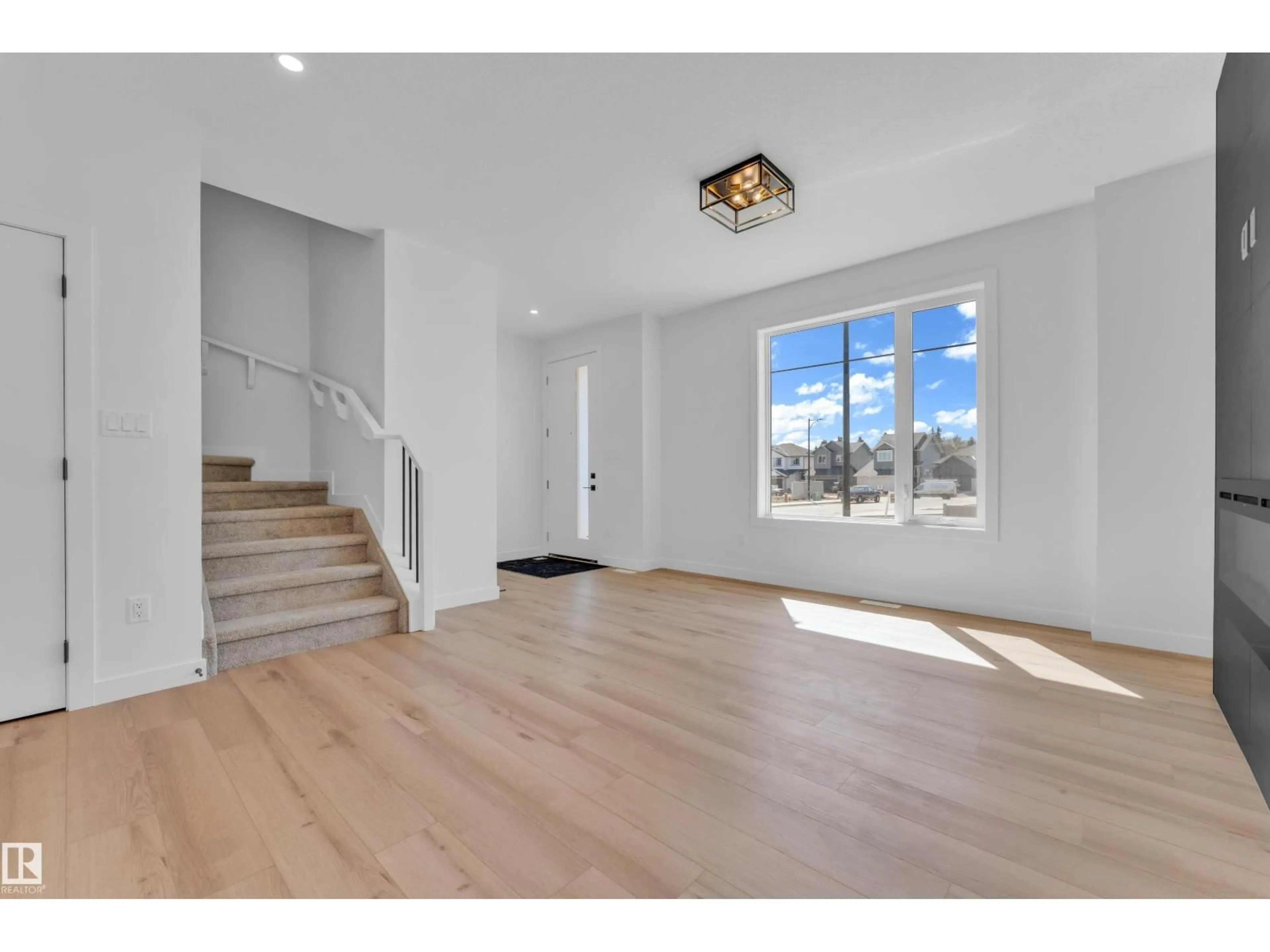 Indoor entryway for 177 GRAYBRIAR DR, Stony Plain Alberta T7Z0P3