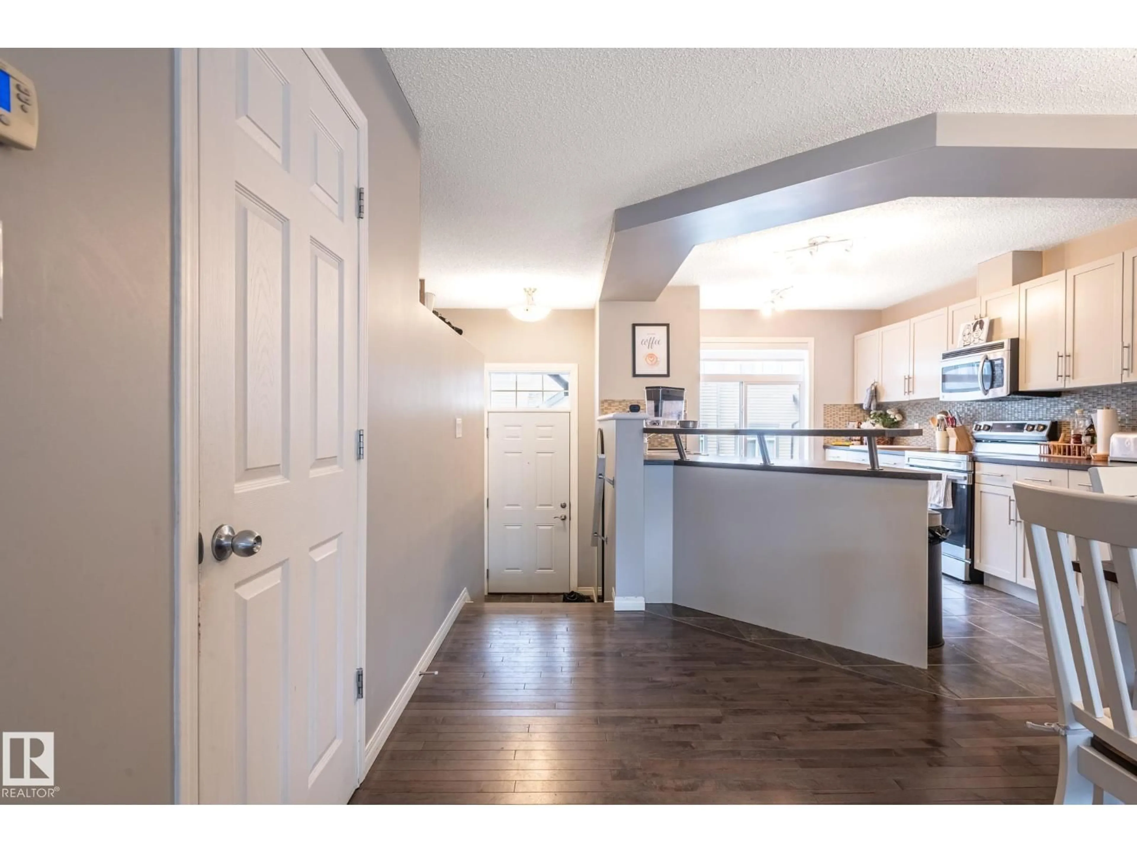 Indoor entryway for #46 - 465 HEMINGWAY RD, Edmonton Alberta T6M0J7