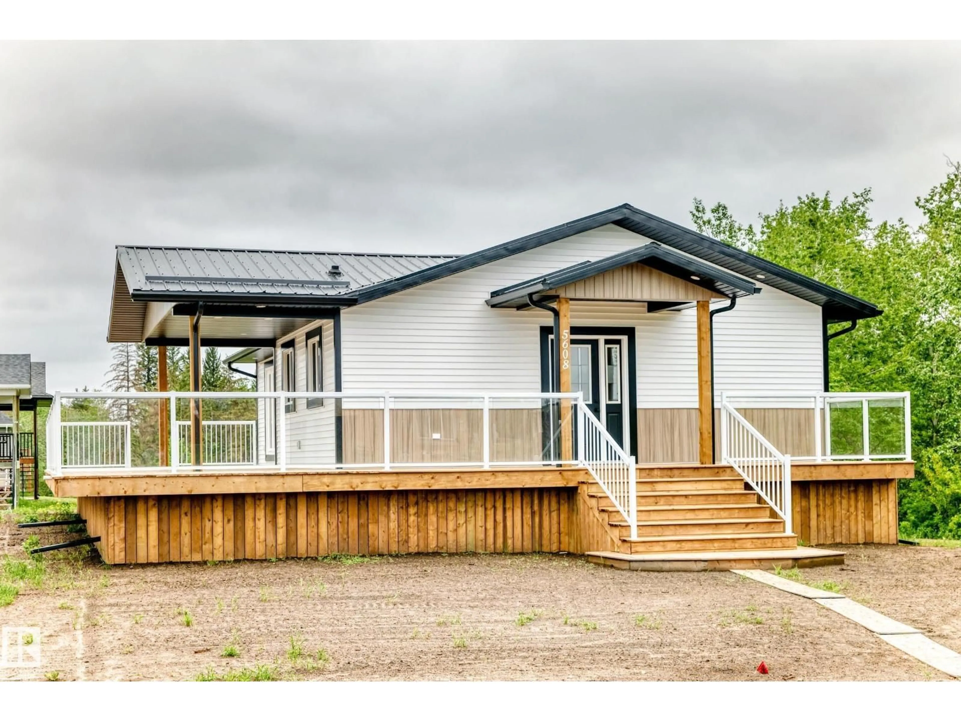 Home with vinyl exterior material, building for 5608 45 ST, Smoky Lake Town Alberta T0A3C0
