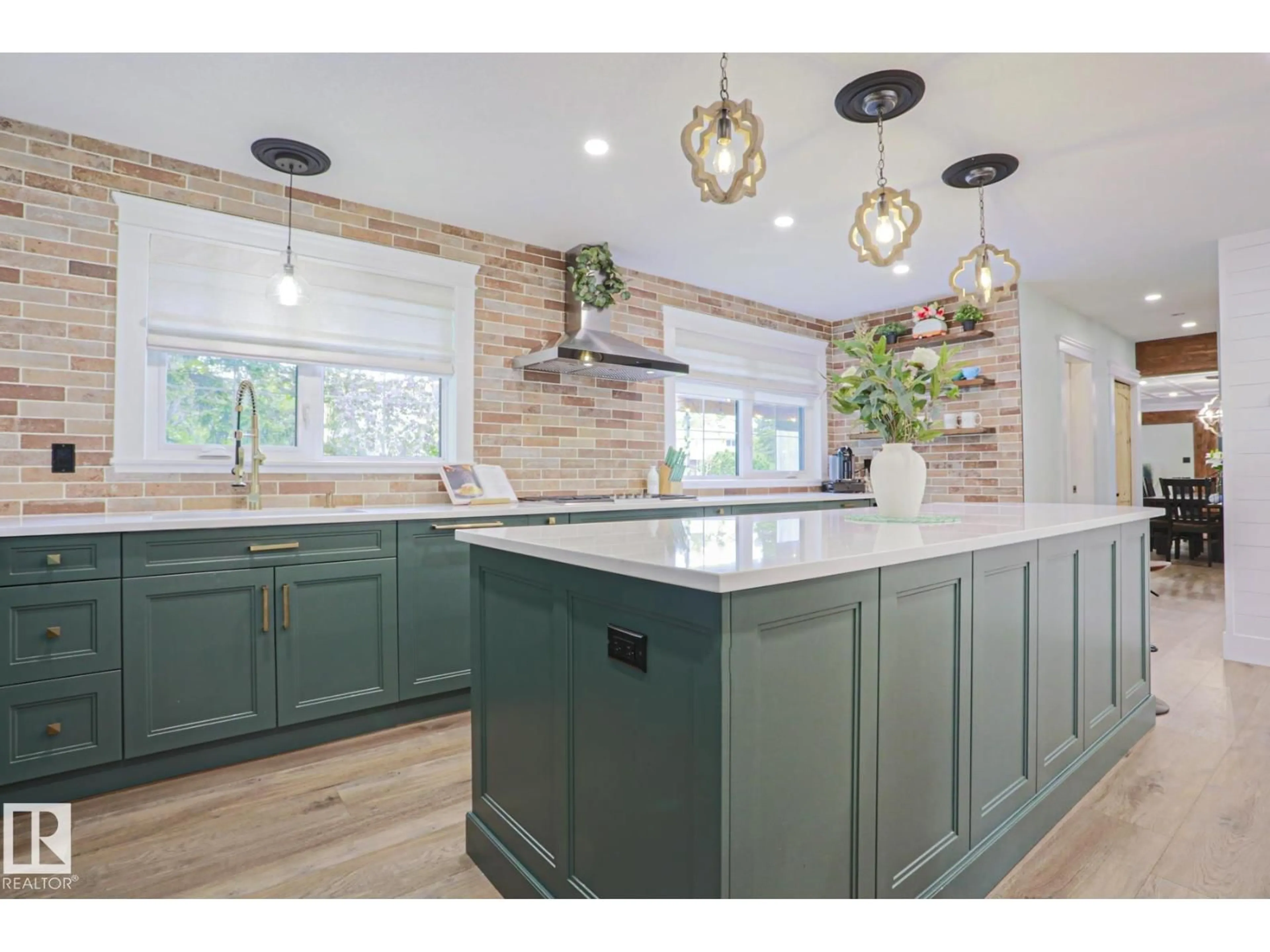 Open concept kitchen, ceramic/tile floor for 516 MCLEOD AV, Spruce Grove Alberta T7X0J5