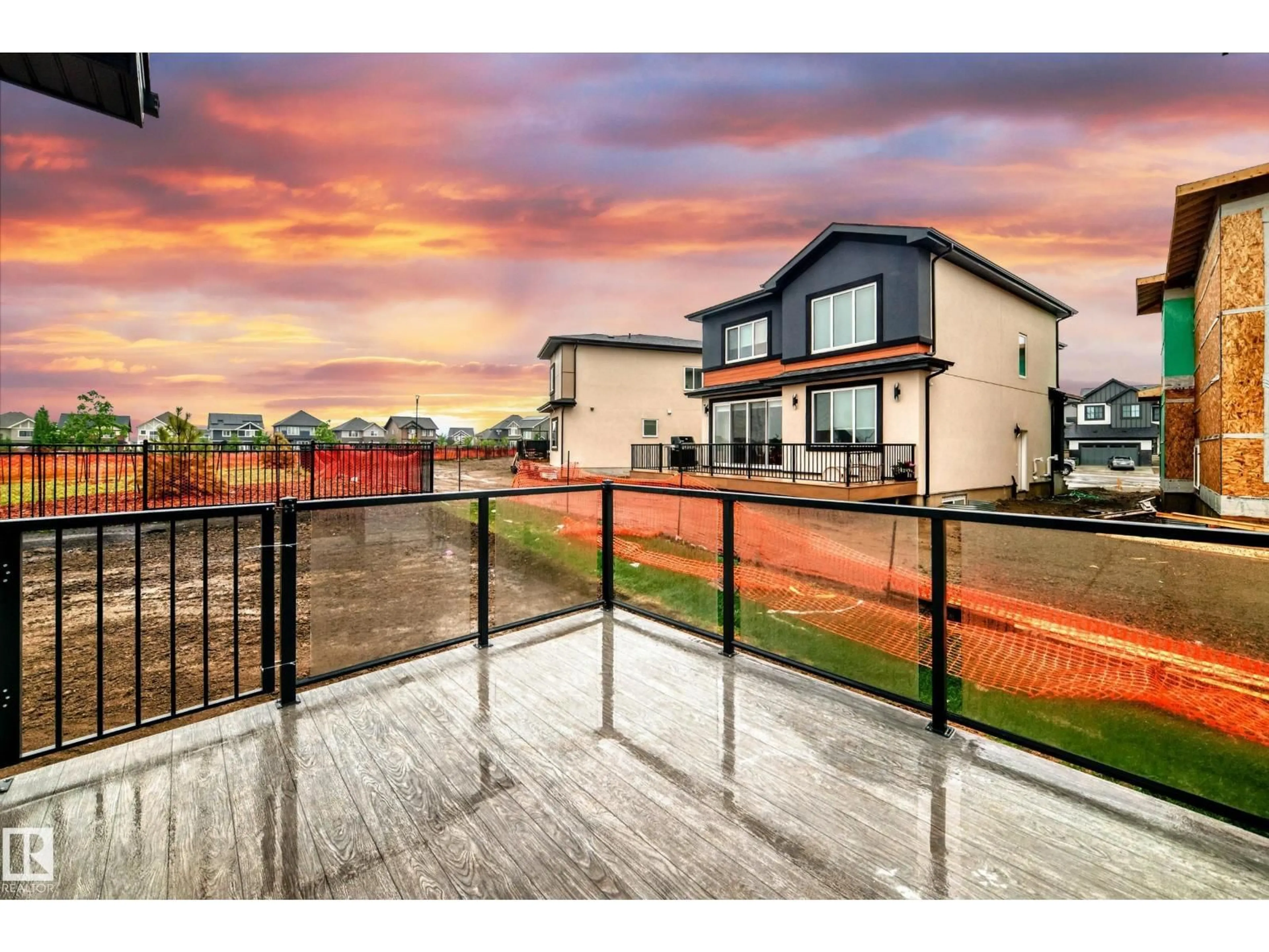 A pic from outside/outdoor area/front of a property/back of a property/a pic from drone, unknown for 7663 KIMIWAN CR, Edmonton Alberta T6W5W2