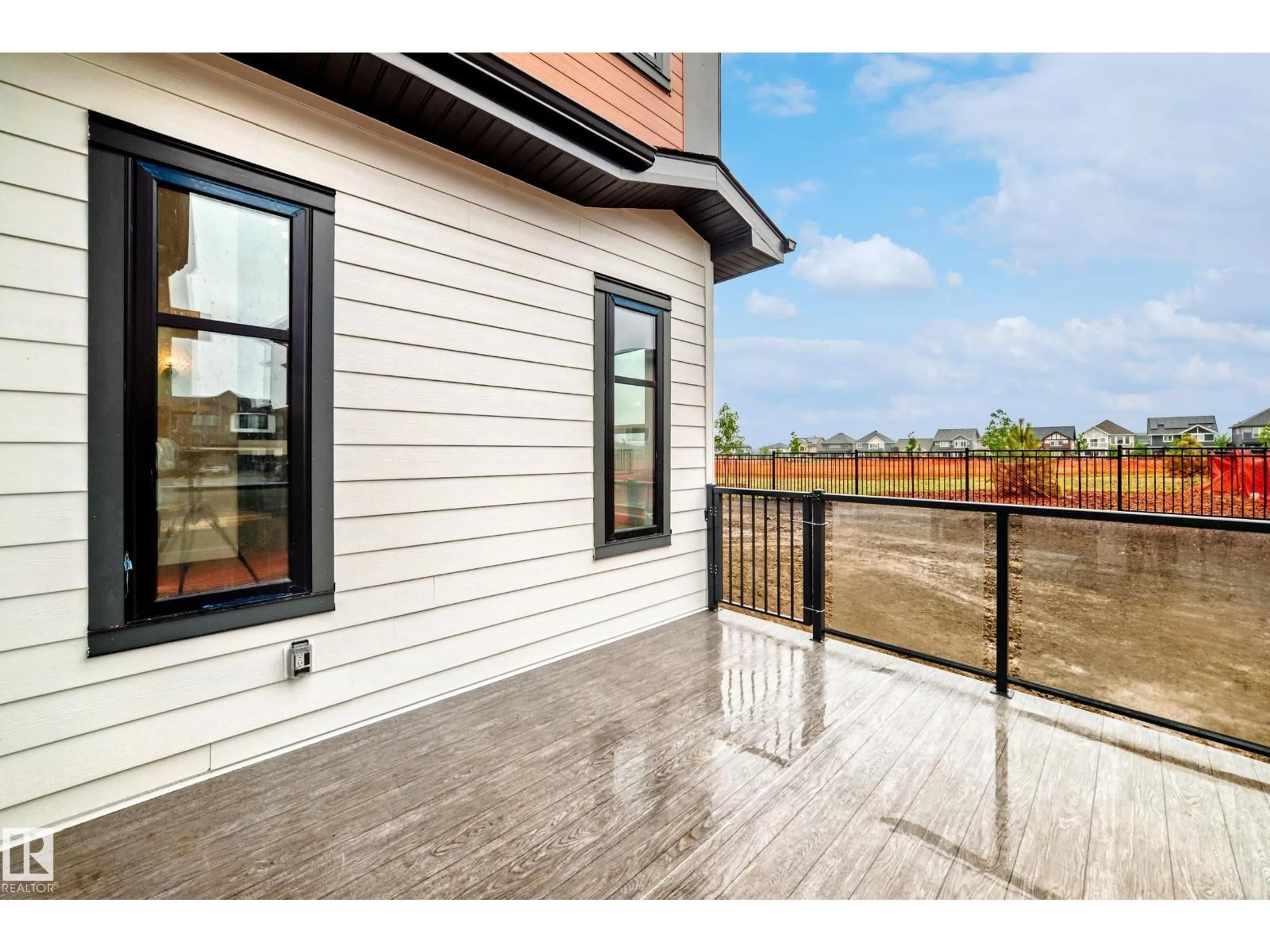Home with vinyl exterior material, water/lake/river/ocean view for 7663 KIMIWAN CR, Edmonton Alberta T6W5W2