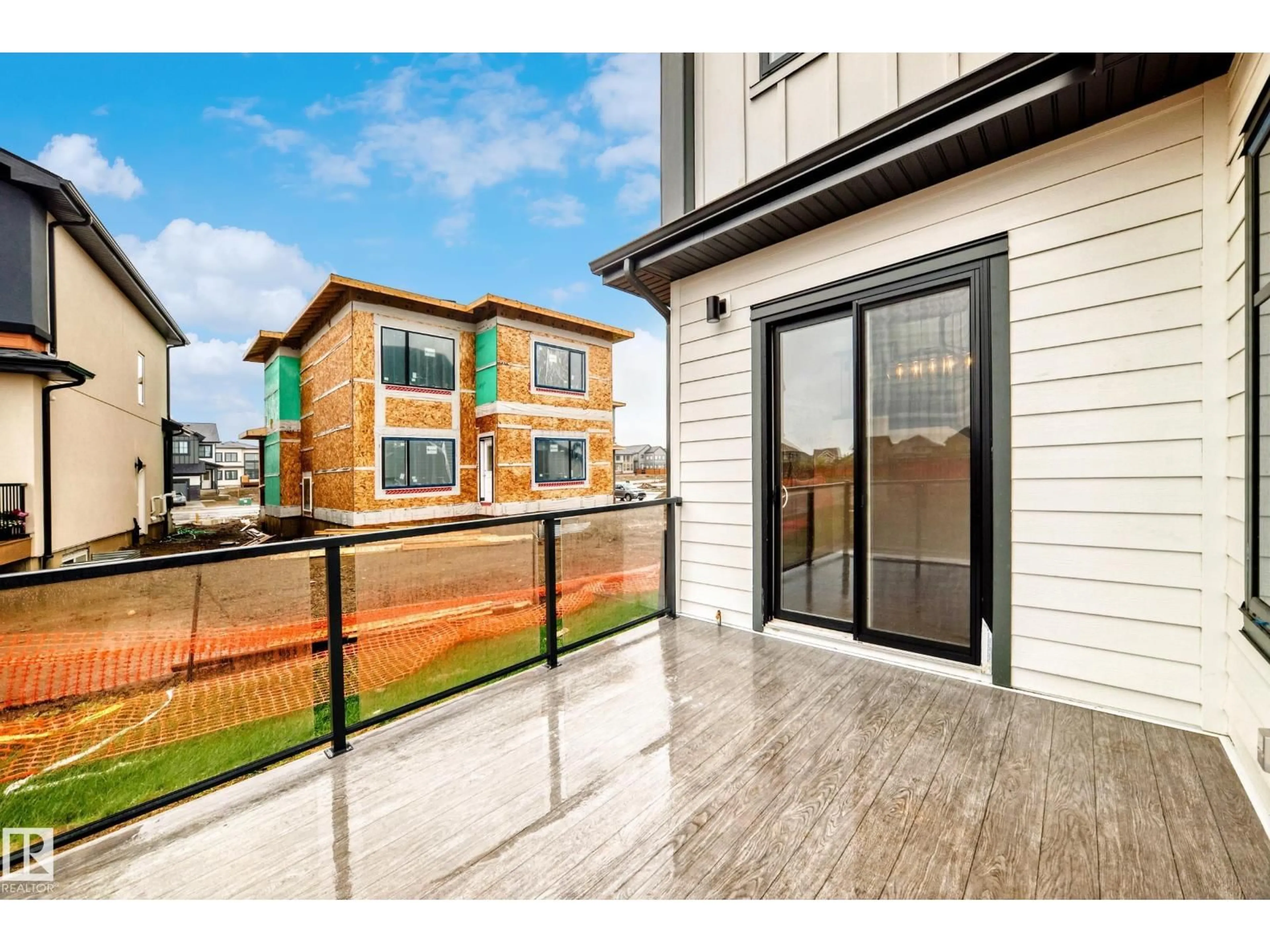A pic from outside/outdoor area/front of a property/back of a property/a pic from drone, street for 7663 KIMIWAN CR, Edmonton Alberta T6W5W2