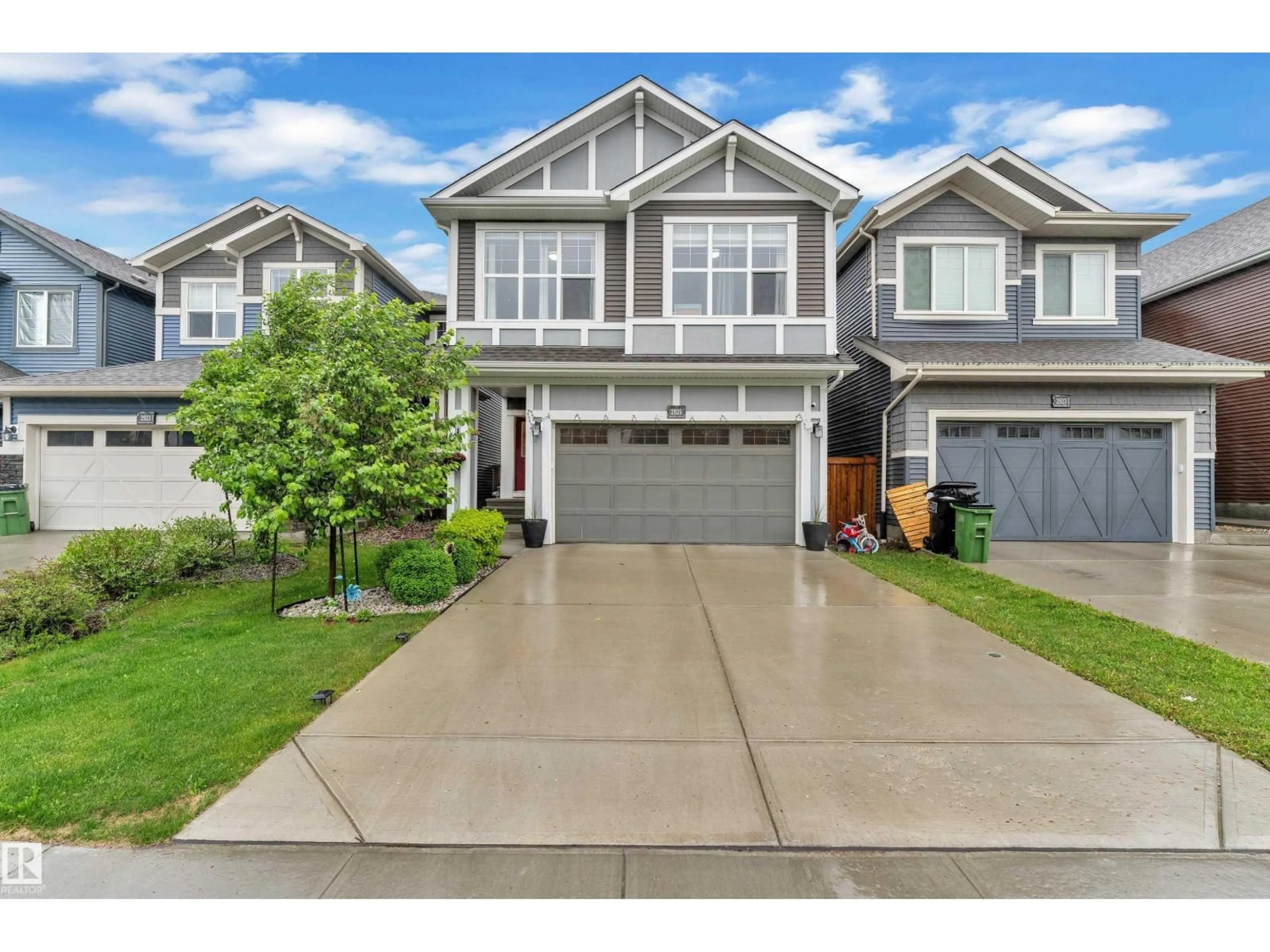 Home with vinyl exterior material, street for SW - 2925 CHOKECHERRY CM, Edmonton Alberta T6X2M3