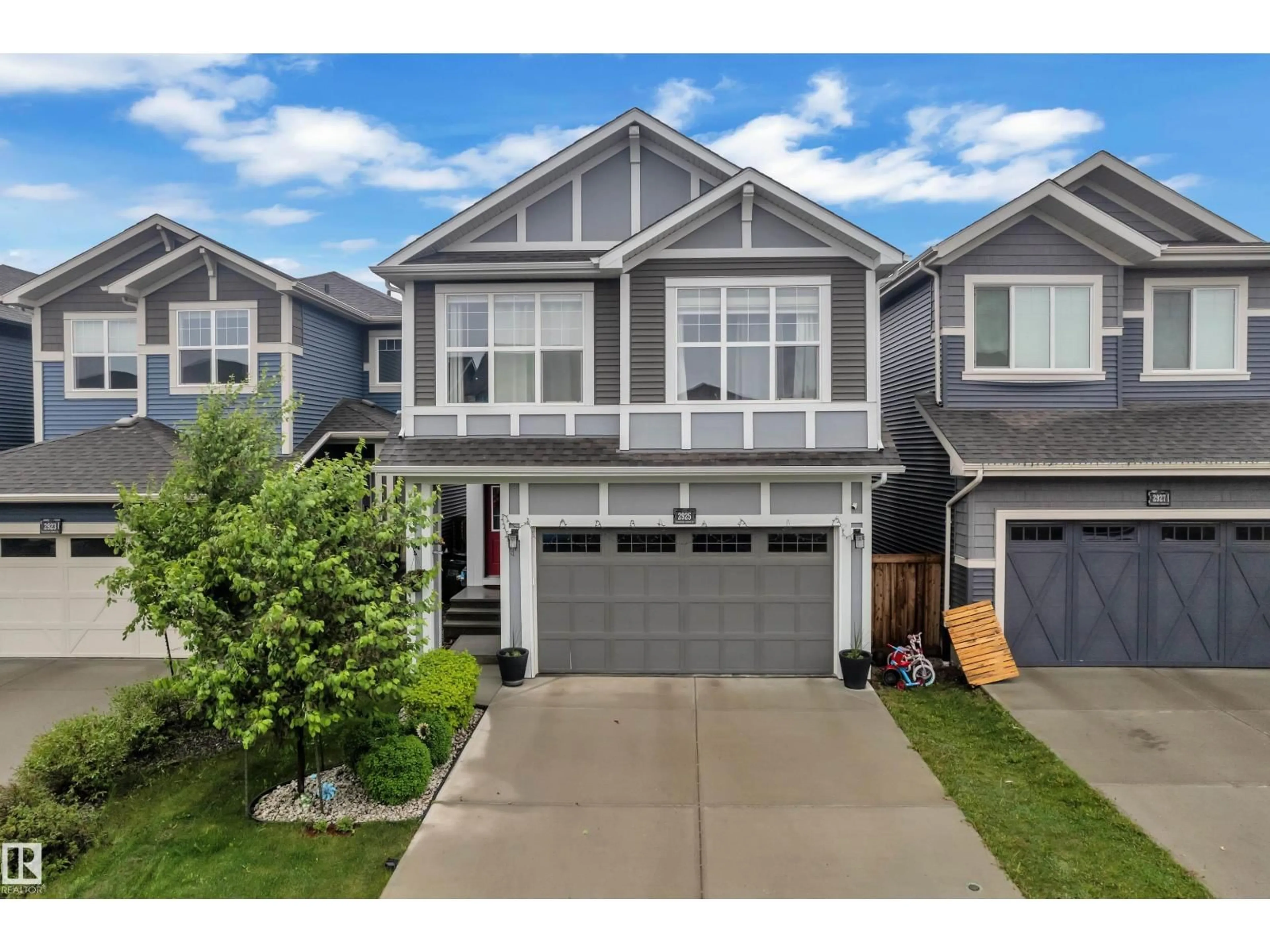 Home with vinyl exterior material, street for SW - 2925 CHOKECHERRY CM, Edmonton Alberta T6X2M3