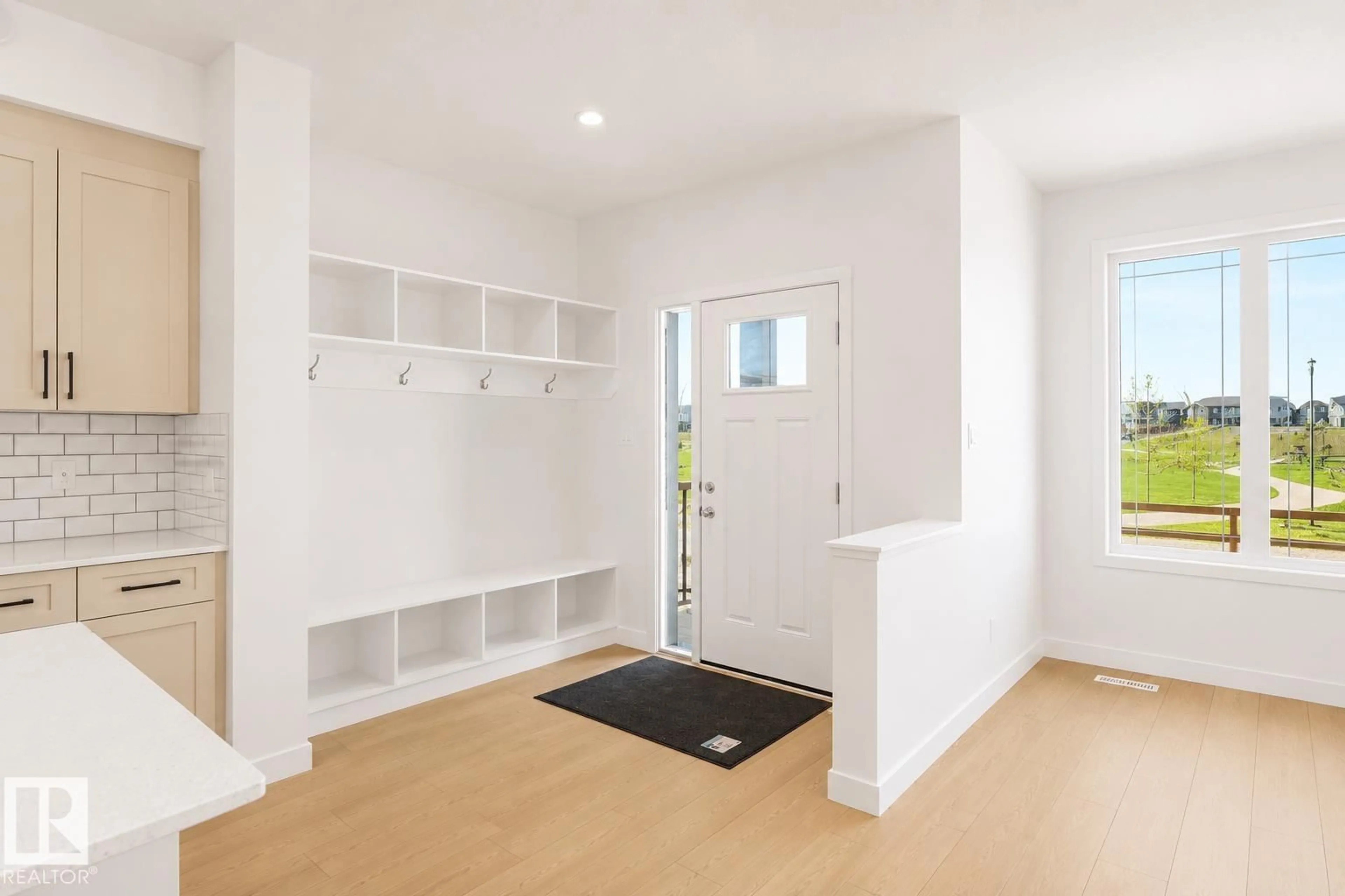 Indoor entryway for NE - 17510 5A ST, Edmonton Alberta T5Y4E8