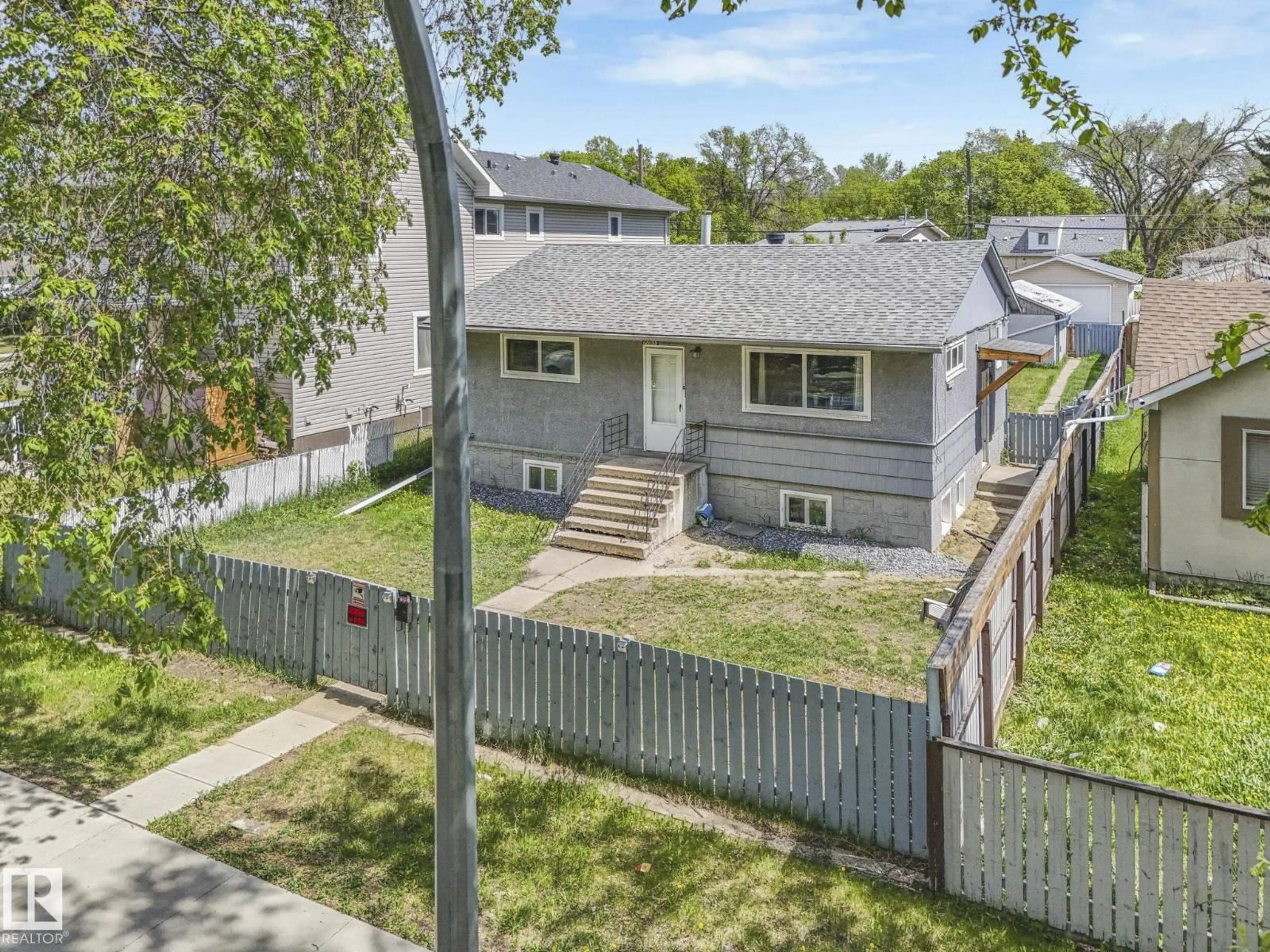 A pic from outside/outdoor area/front of a property/back of a property/a pic from drone, street for NW - 12139 81 ST, Edmonton Alberta T5B2S9