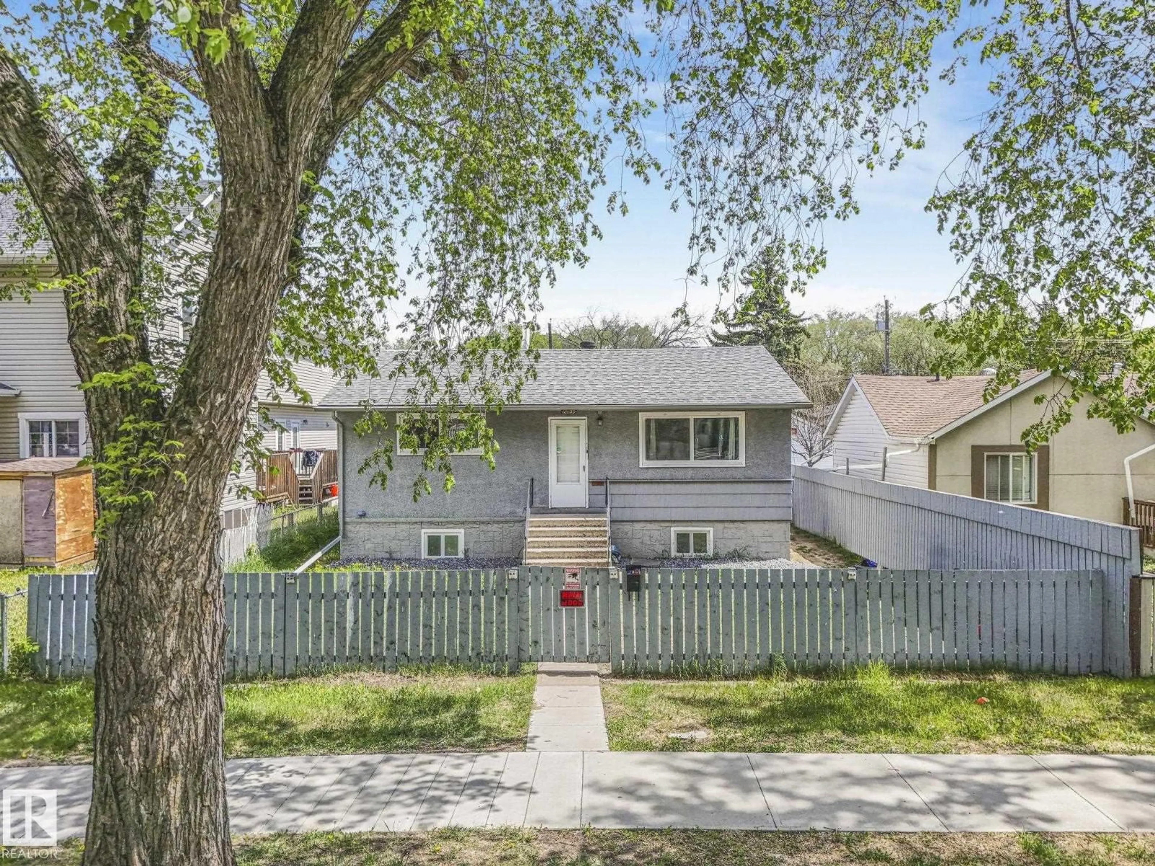A pic from outside/outdoor area/front of a property/back of a property/a pic from drone, street for NW - 12139 81 ST, Edmonton Alberta T5B2S9