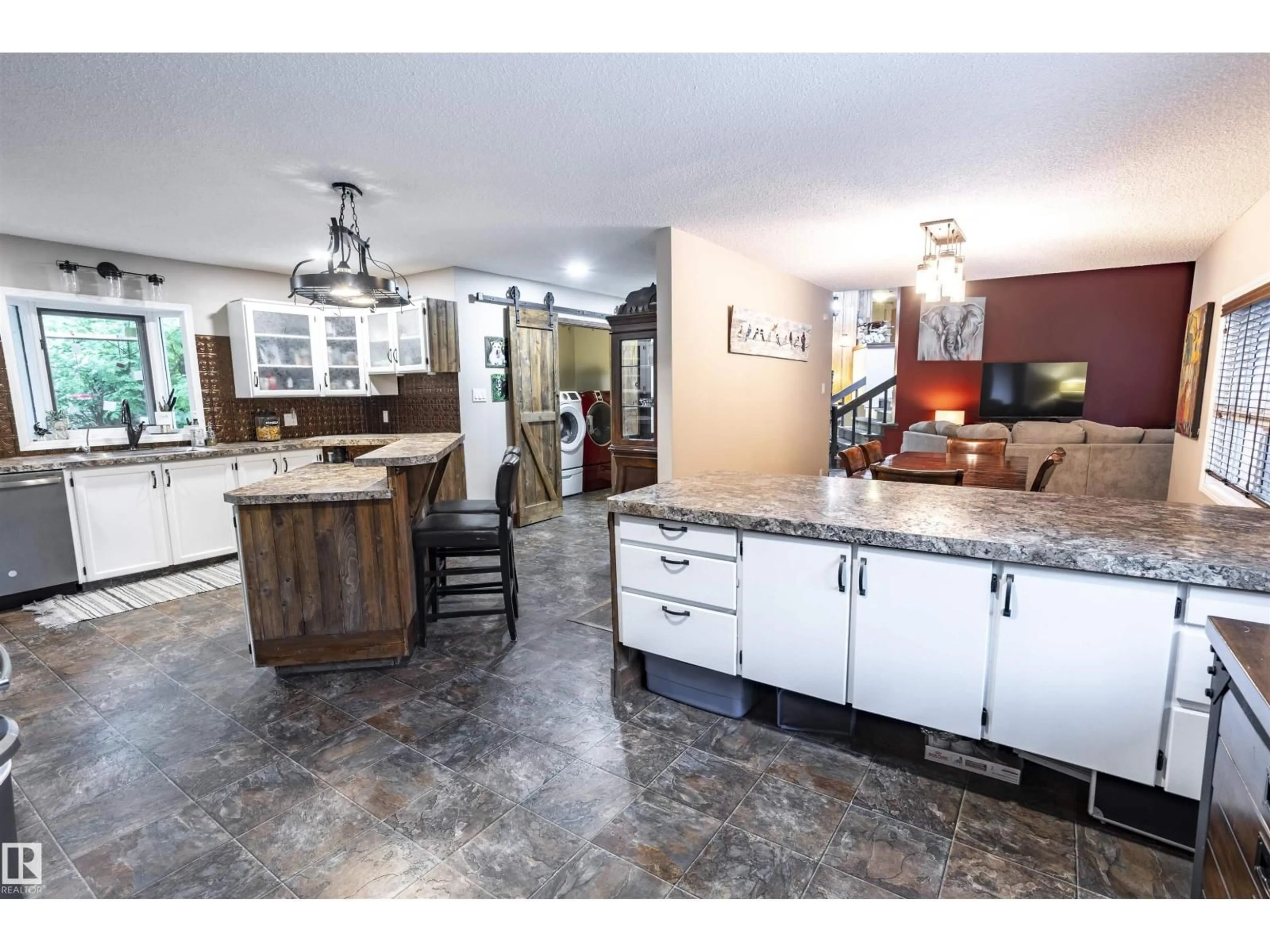 Open concept kitchen, ceramic/tile floor for 51526 - 9 RGE ROAD 273 RGE ROAD, Rural Parkland County Alberta T7Y1H7