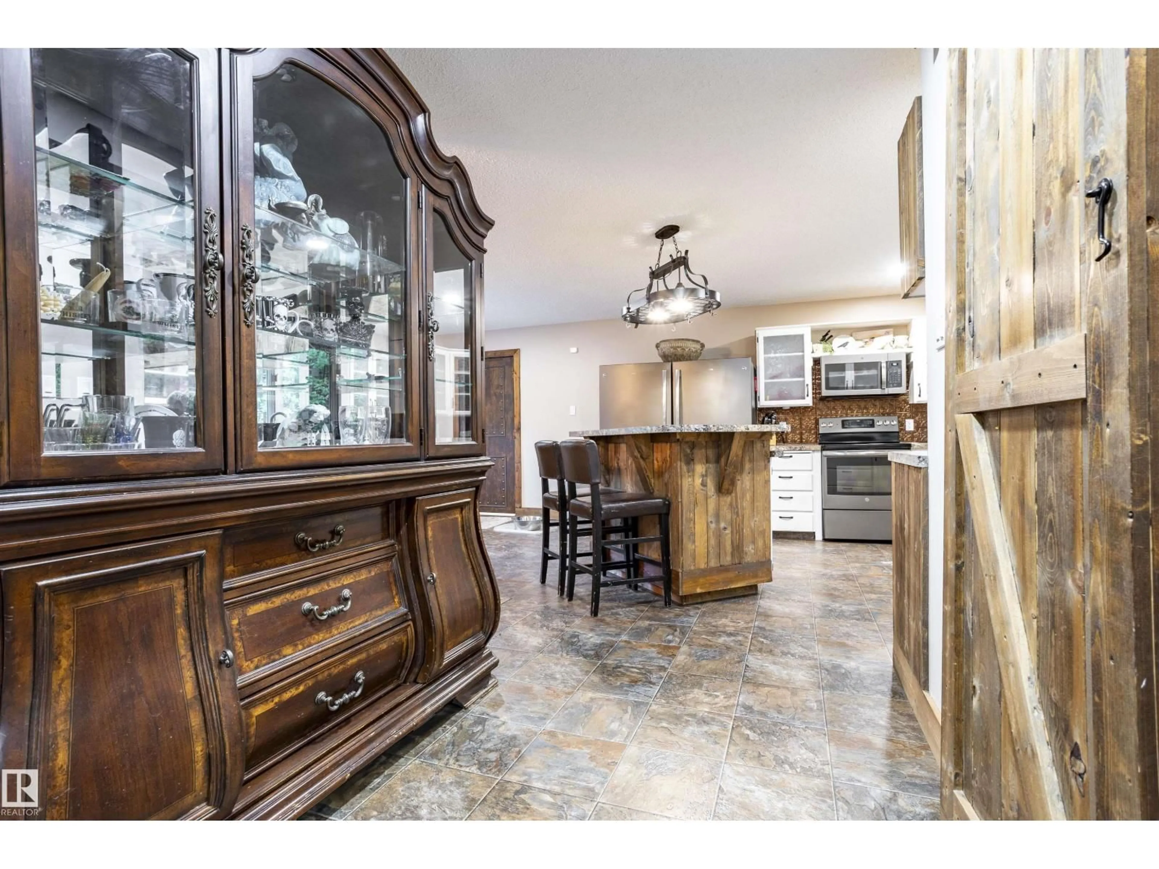 Open concept kitchen, ceramic/tile floor for 51526 - 9 RGE ROAD 273 RGE ROAD, Rural Parkland County Alberta T7Y1H7