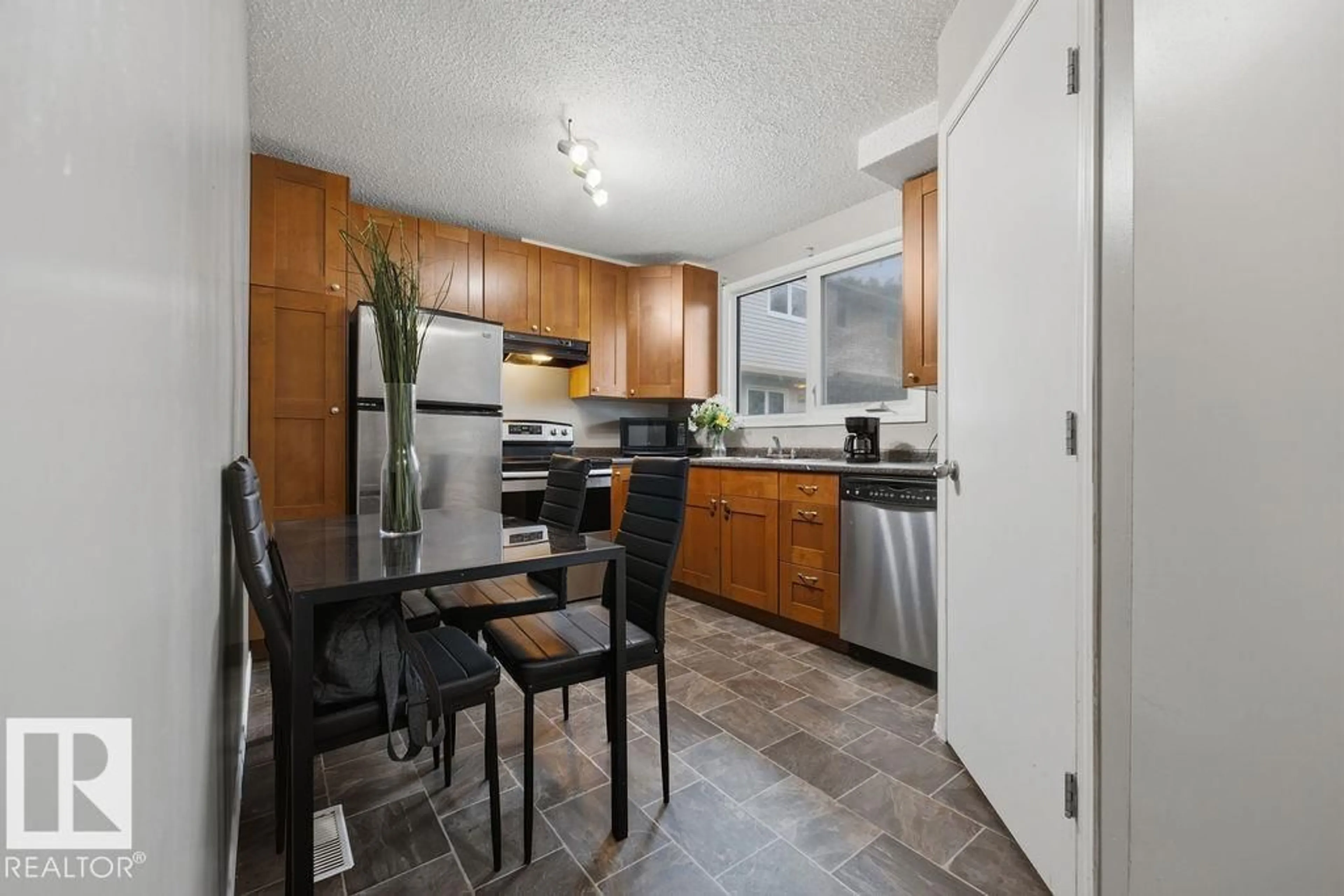 Standard kitchen, unknown for 5655 137 AV, Edmonton Alberta T5A2H4