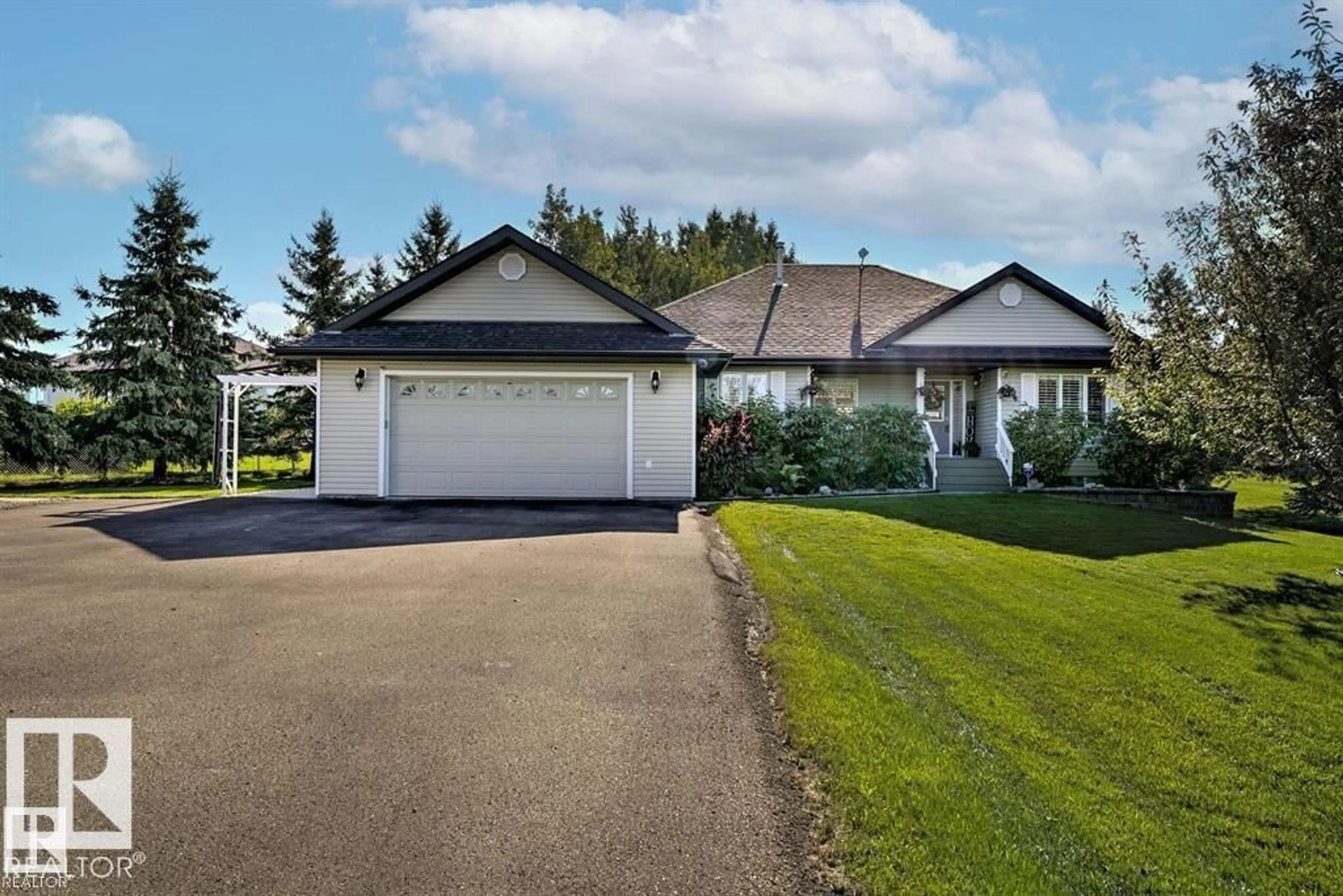 Home with vinyl exterior material, unknown for 37 - 52001 RGE ROAD 275, Rural Parkland County Alberta T7X3V2