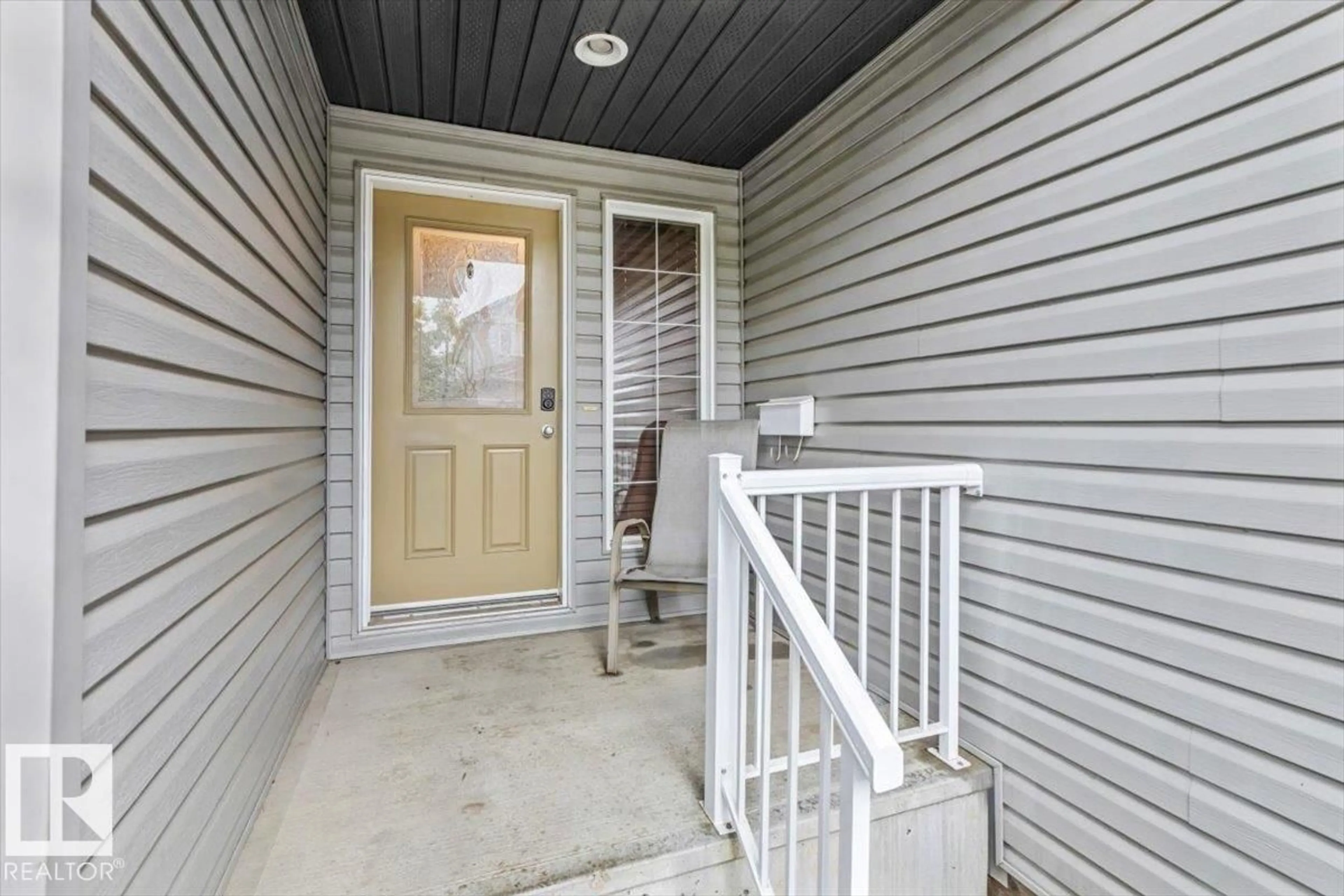 Indoor entryway for 229 41 SUMMERWOOD BV, Sherwood Park Alberta T8H0C8