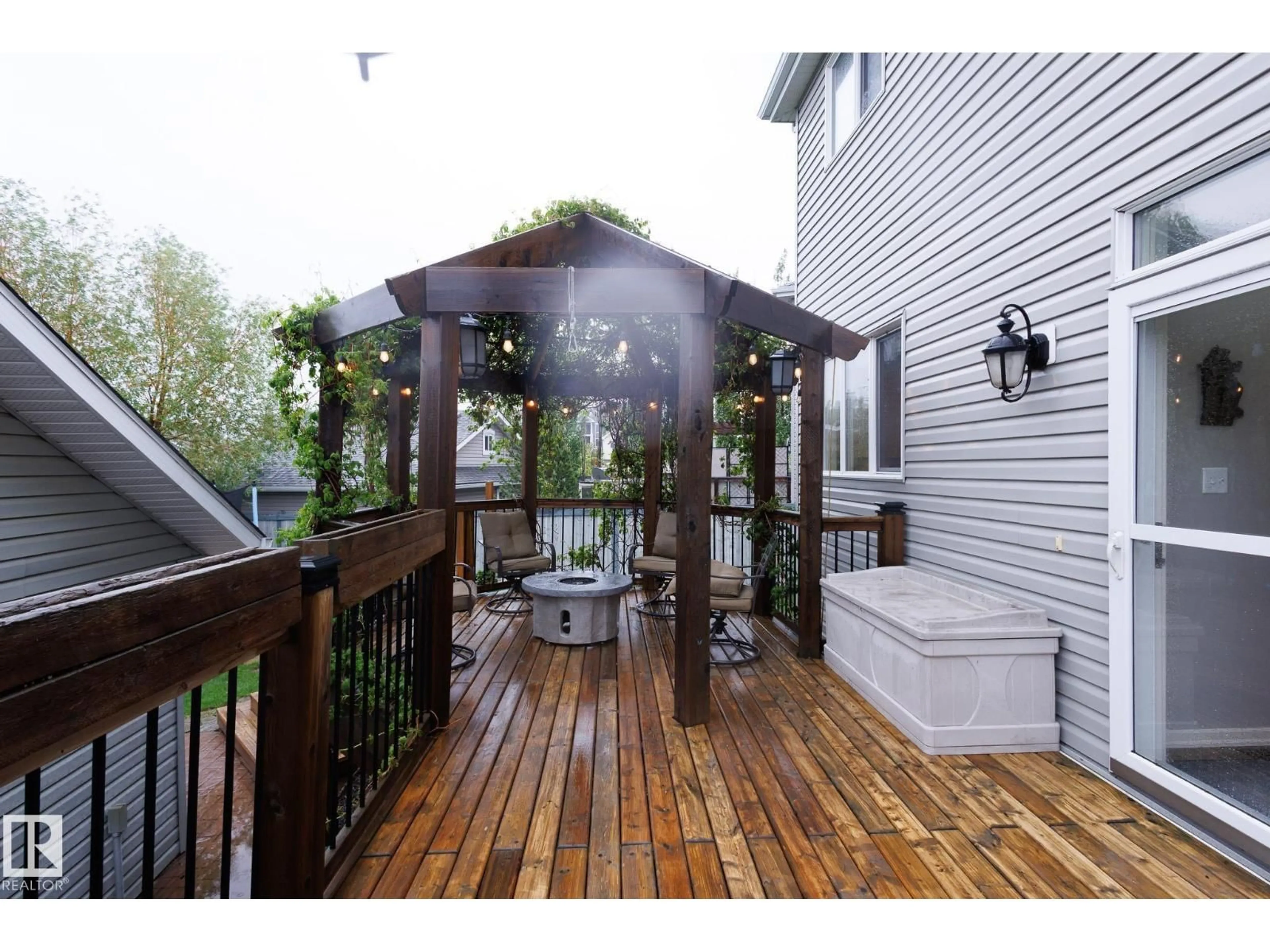 Patio, street for 7207 14A AV SW, Edmonton Alberta T6X0E1