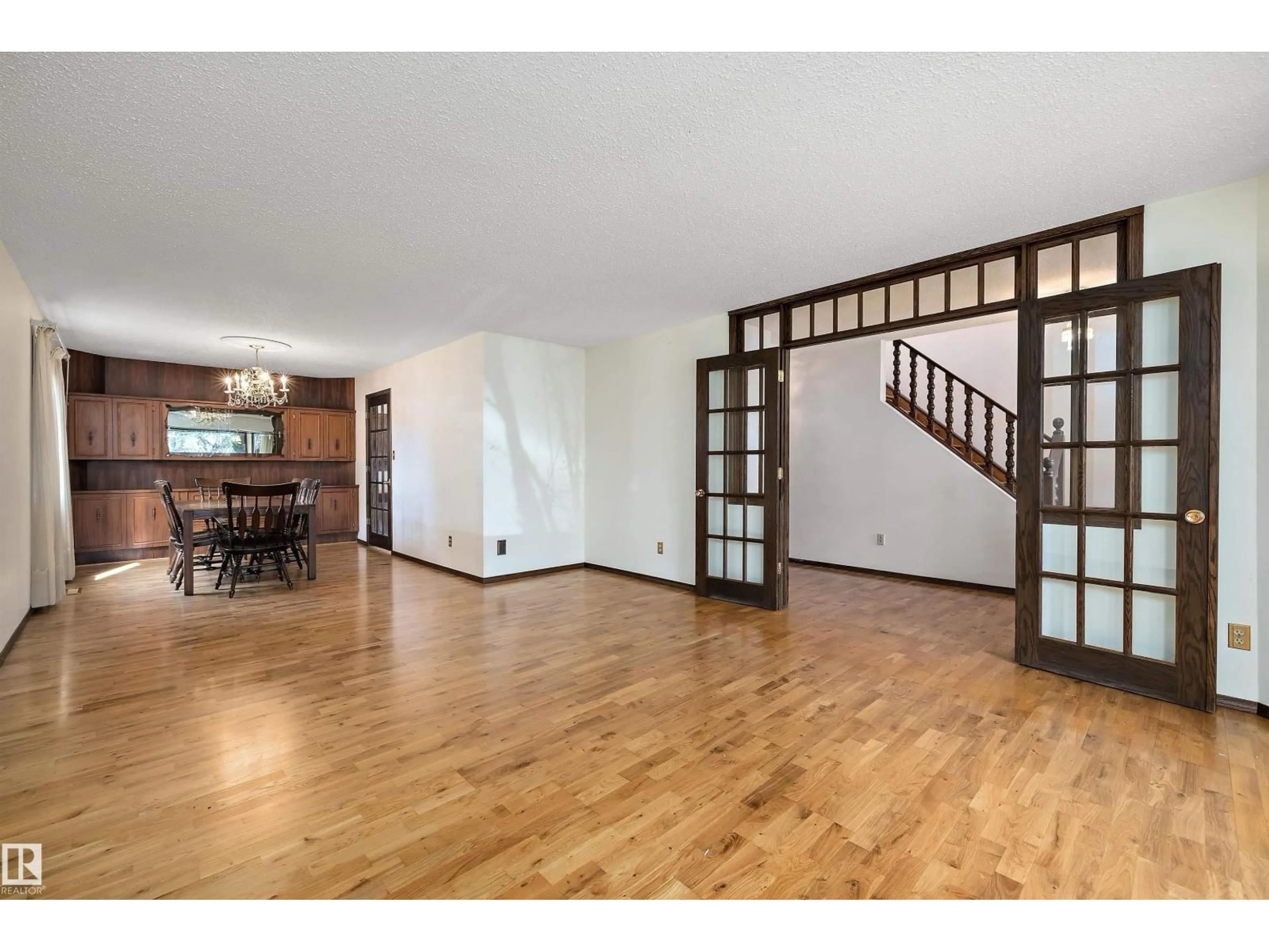Indoor foyer for 11035 163 AV, Edmonton Alberta T5X2A2