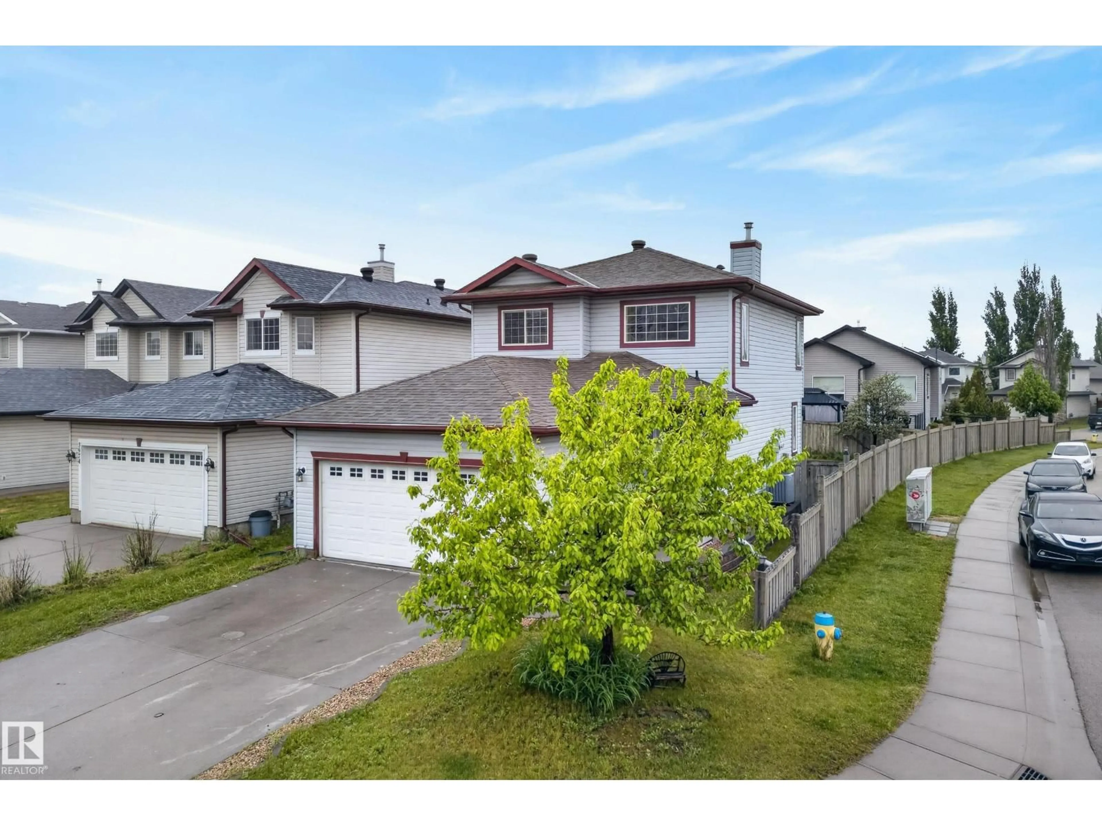 A pic from outside/outdoor area/front of a property/back of a property/a pic from drone, street for SW - 3972 MCMULLEN GREEN GR, Edmonton Alberta T6W1S7