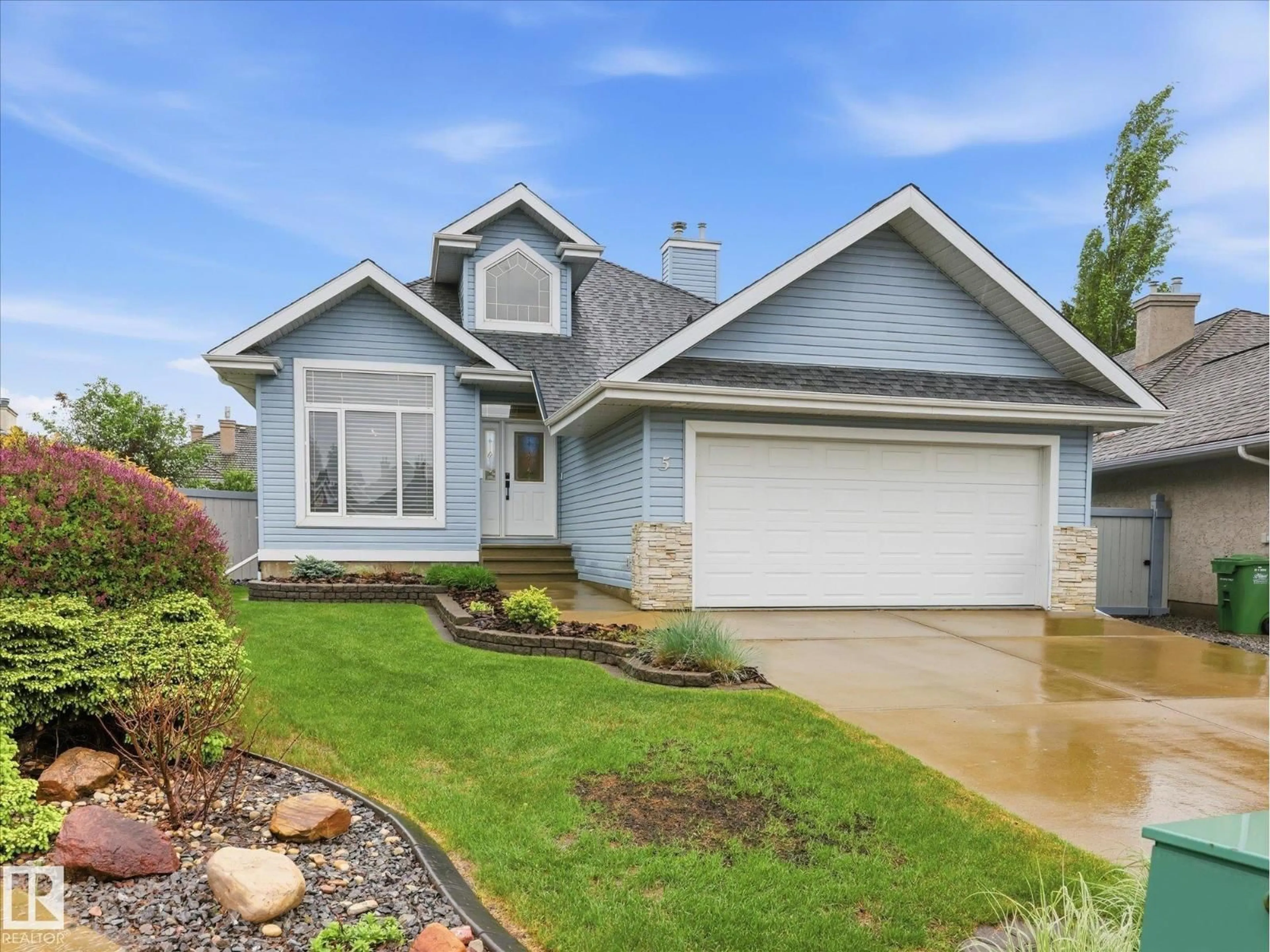 Home with vinyl exterior material, street for 5 LAFLEUR DR, St. Albert Alberta T8N5Y1