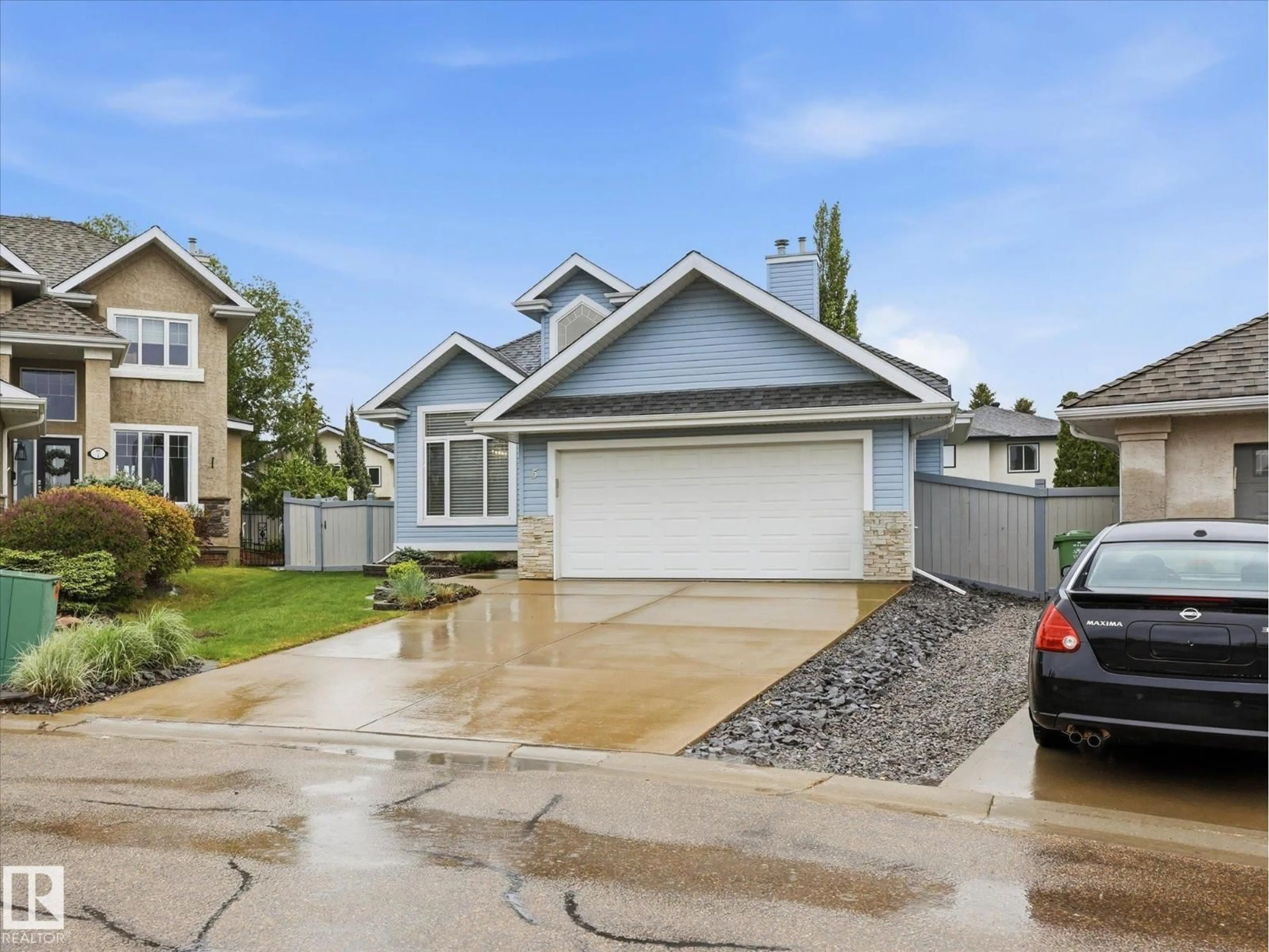 Home with vinyl exterior material, street for 5 LAFLEUR DR, St. Albert Alberta T8N5Y1