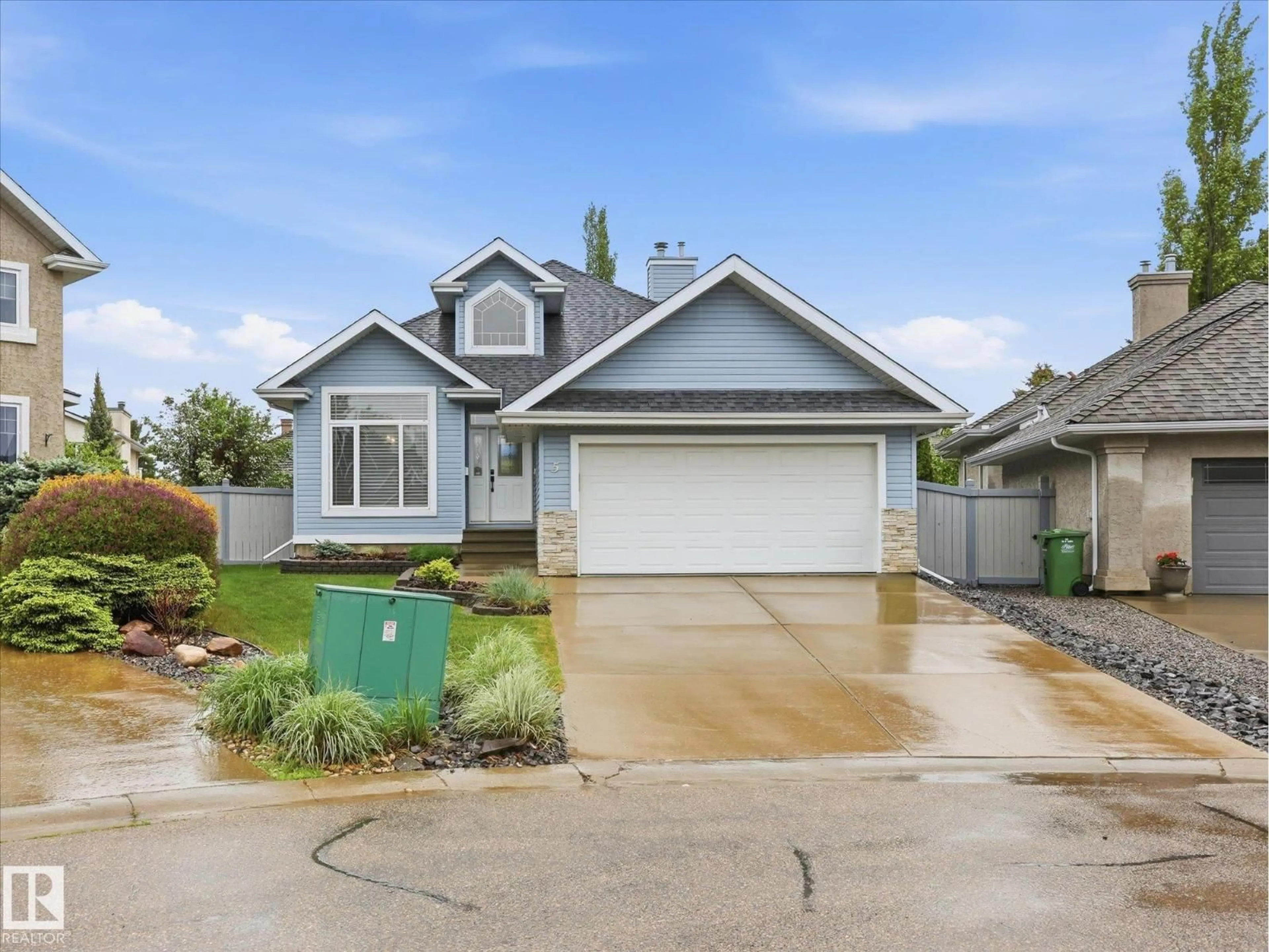 Home with vinyl exterior material, street for 5 LAFLEUR DR, St. Albert Alberta T8N5Y1