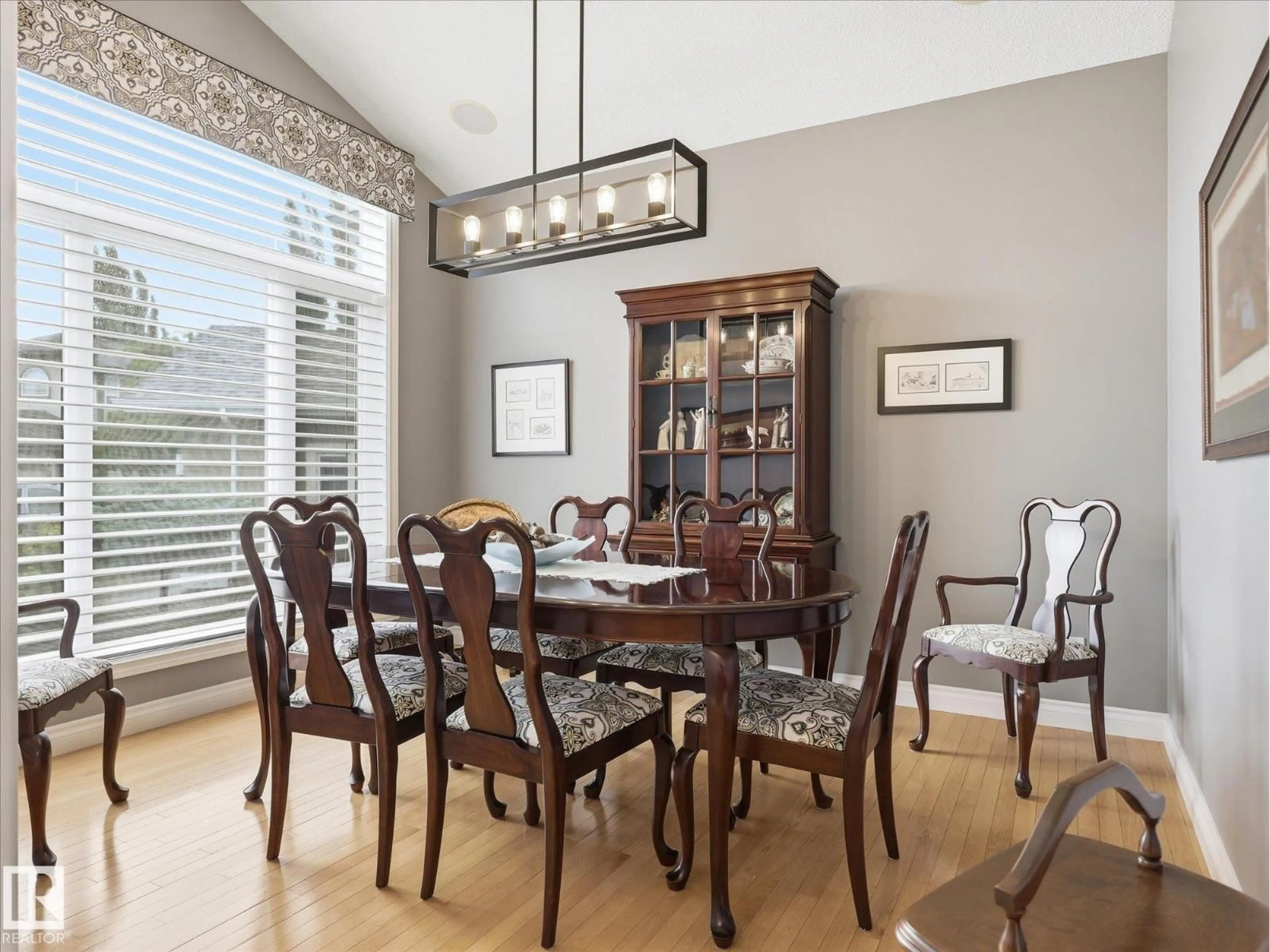 Dining room, wood/laminate floor for 5 LAFLEUR DR, St. Albert Alberta T8N5Y1