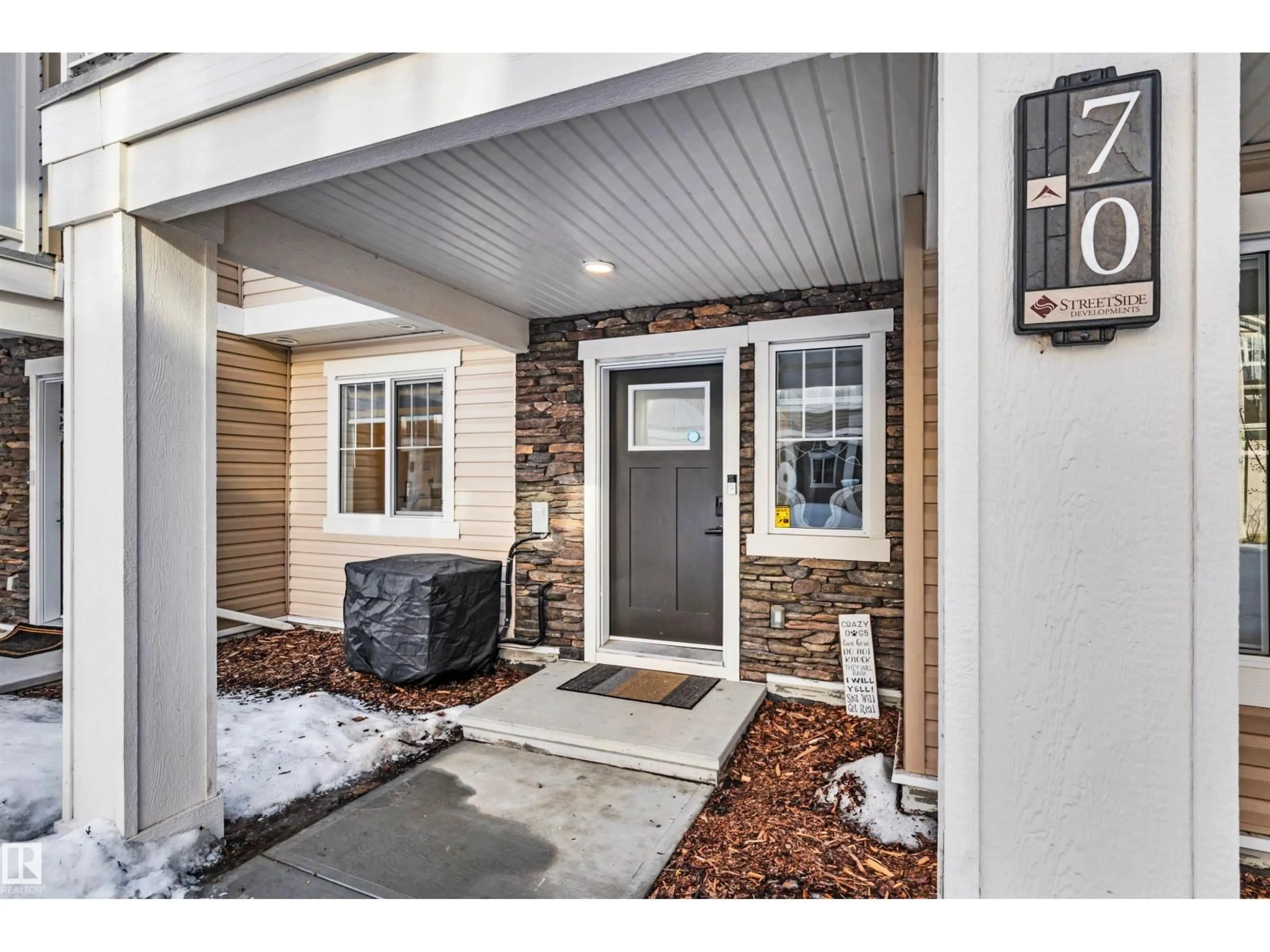 Indoor entryway for #70 - 17832 78 ST, Edmonton Alberta T5Z0P7