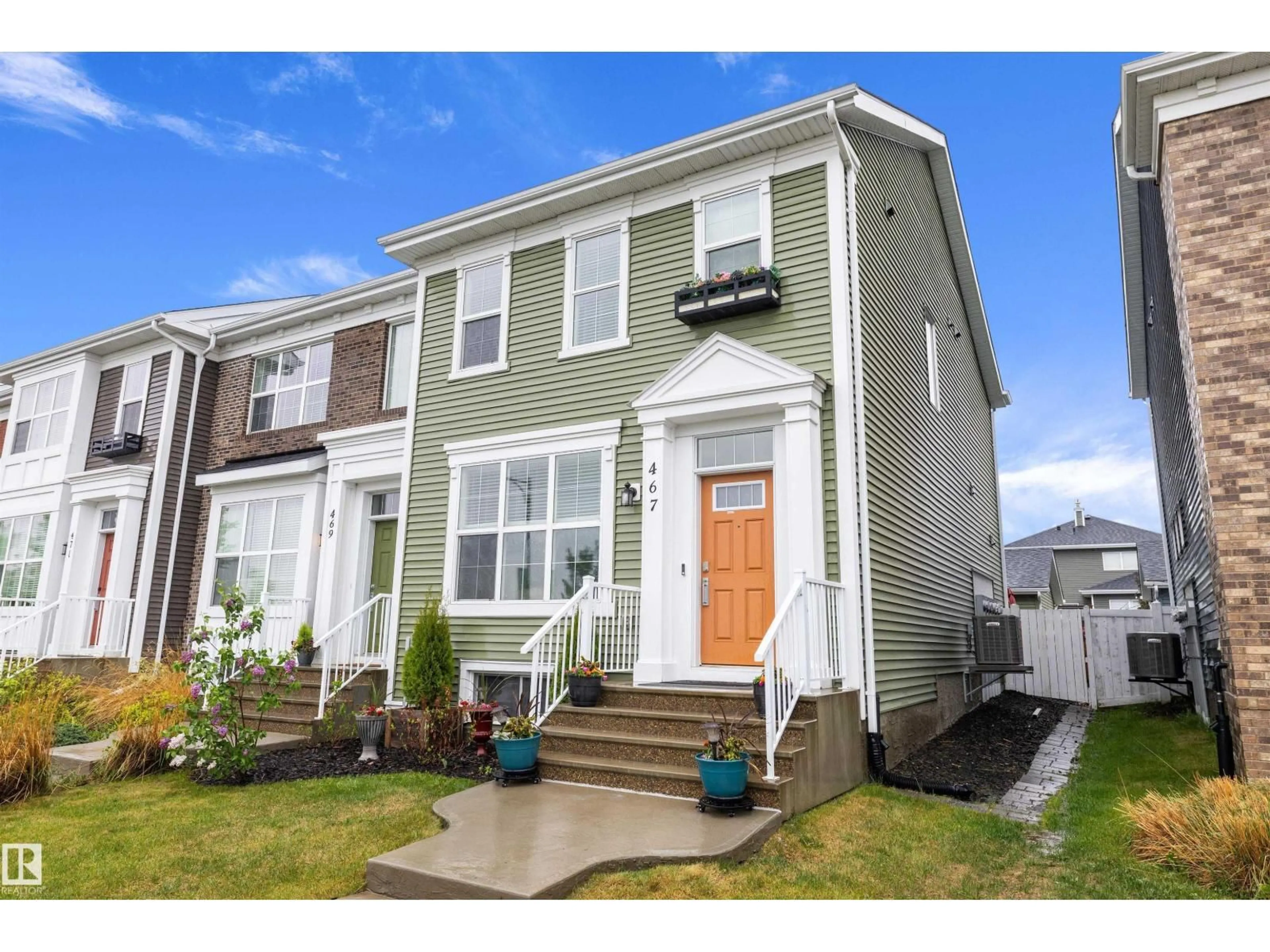 Home with vinyl exterior material, street for 467 SHEPPARD BV, Leduc Alberta T9E0T3