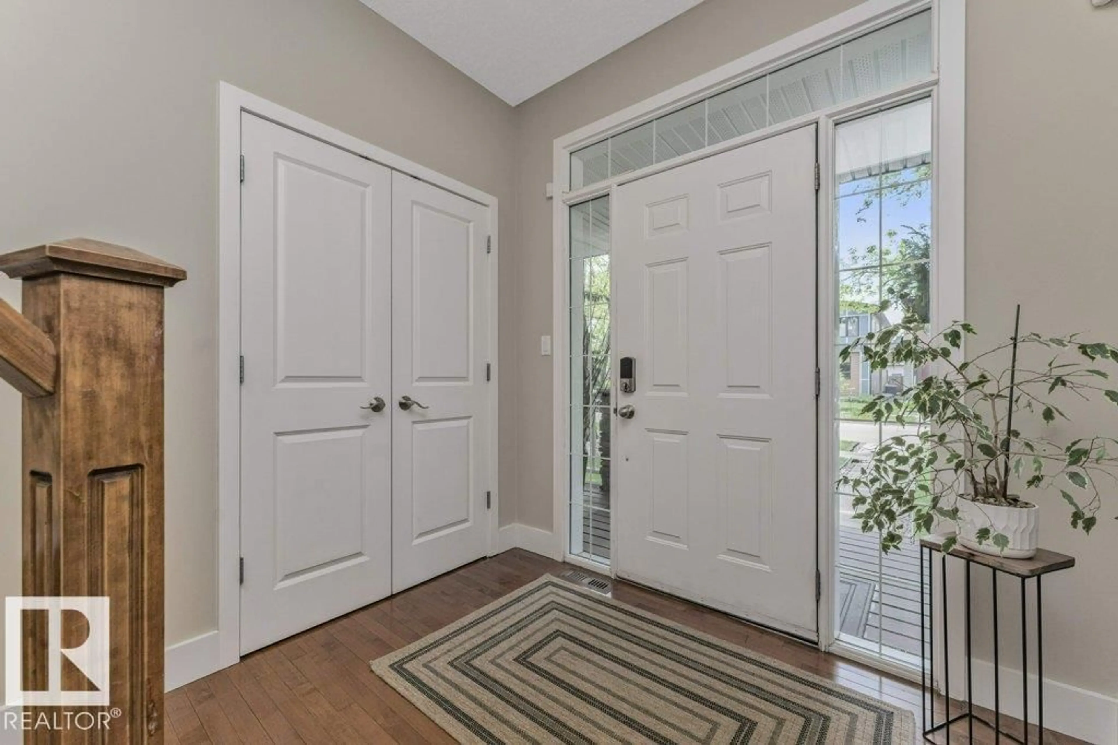 Indoor entryway for NW - 11009 131 ST, Edmonton Alberta T5M1B9